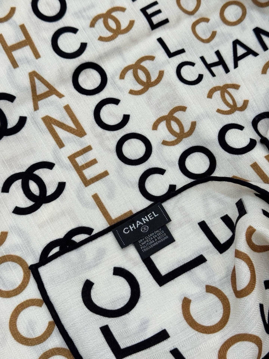 CHANEL 26S SCARF 135 IN CASHMERE AND SILK 309350