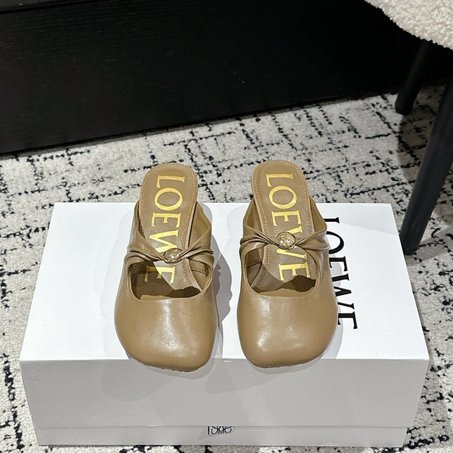 CHLOÉ 26S HIGH-HEELED MULES IN CAMEL BROWN CALFSKIN