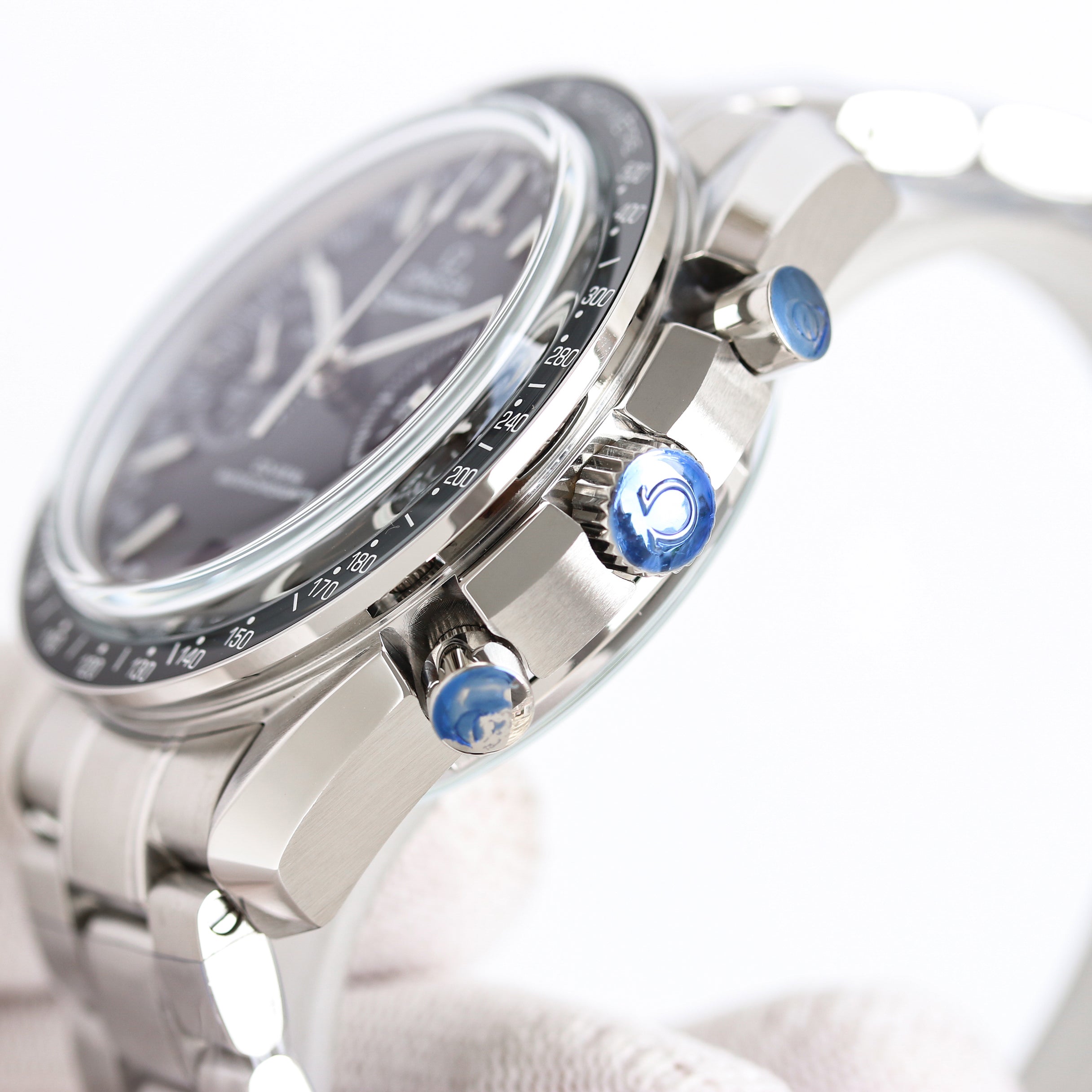 SPEEDMASTER RACING WATCH SILVER CASE AND BLACK DIAL