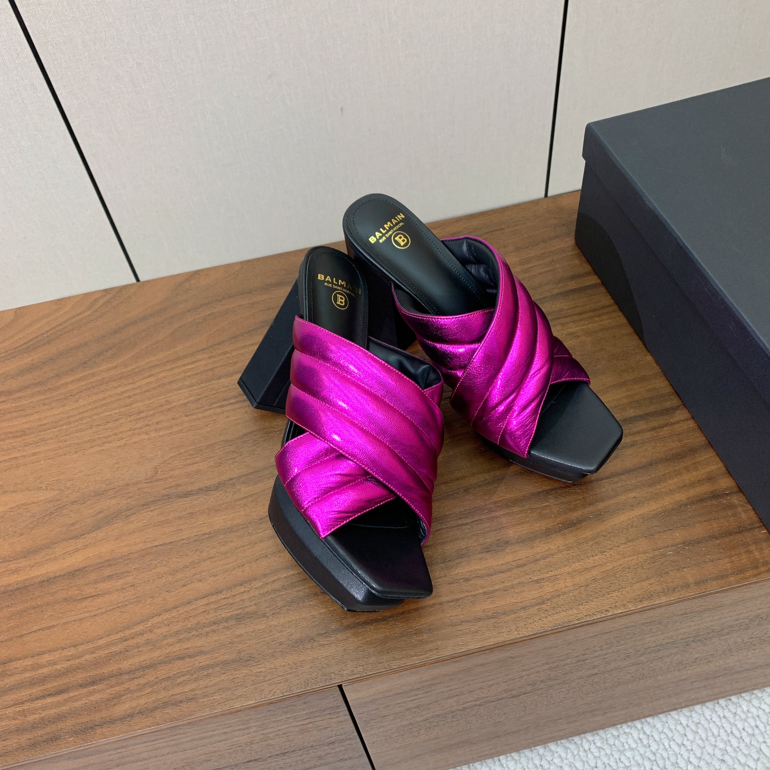 BALMAIN 26S QUILTED PLATFORM MULES 105 MM IN METALLIC PINK CALFSKIN
