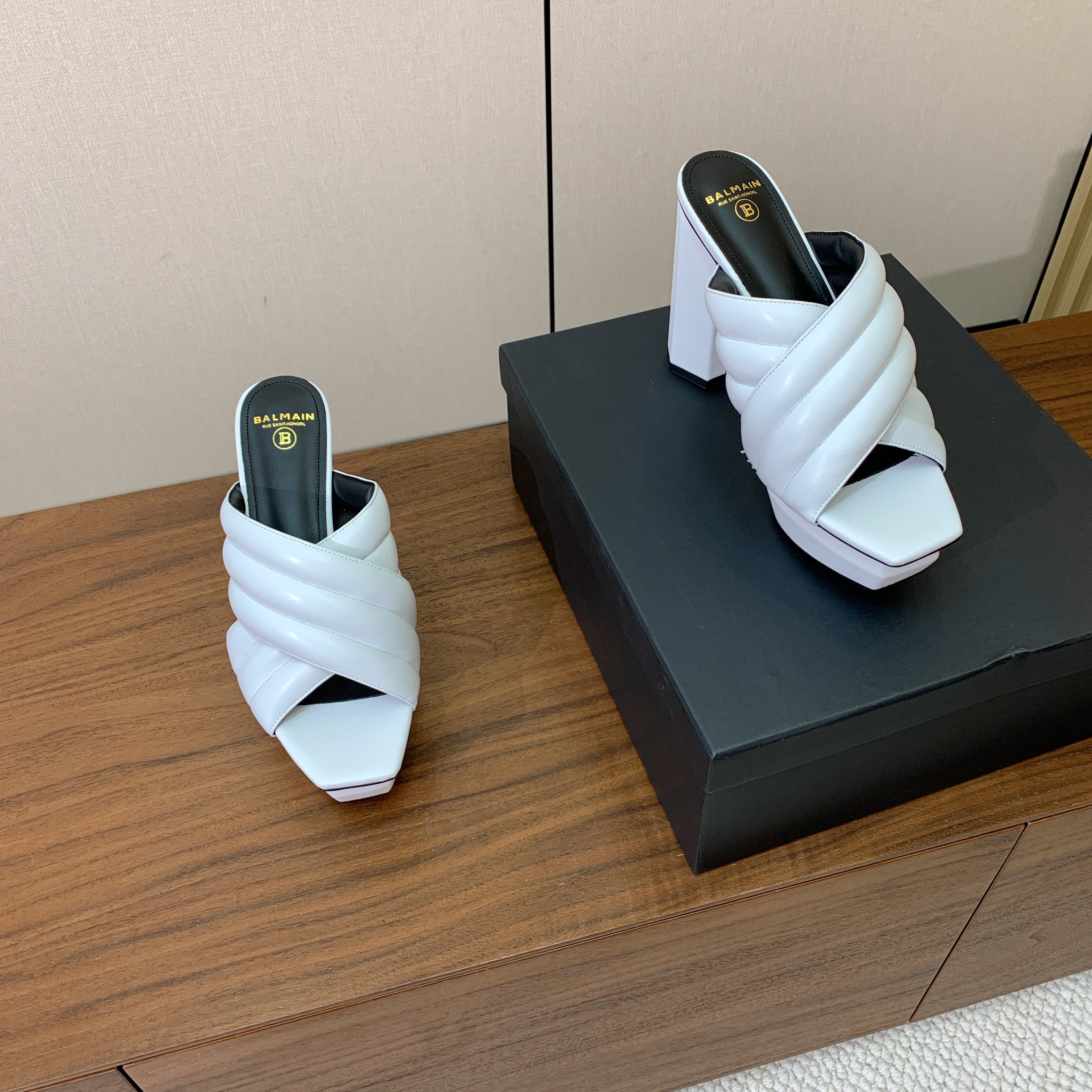 BALMAIN 26S QUILTED PLATFORM MULES 105 MM IN WHITE CALFSKIN