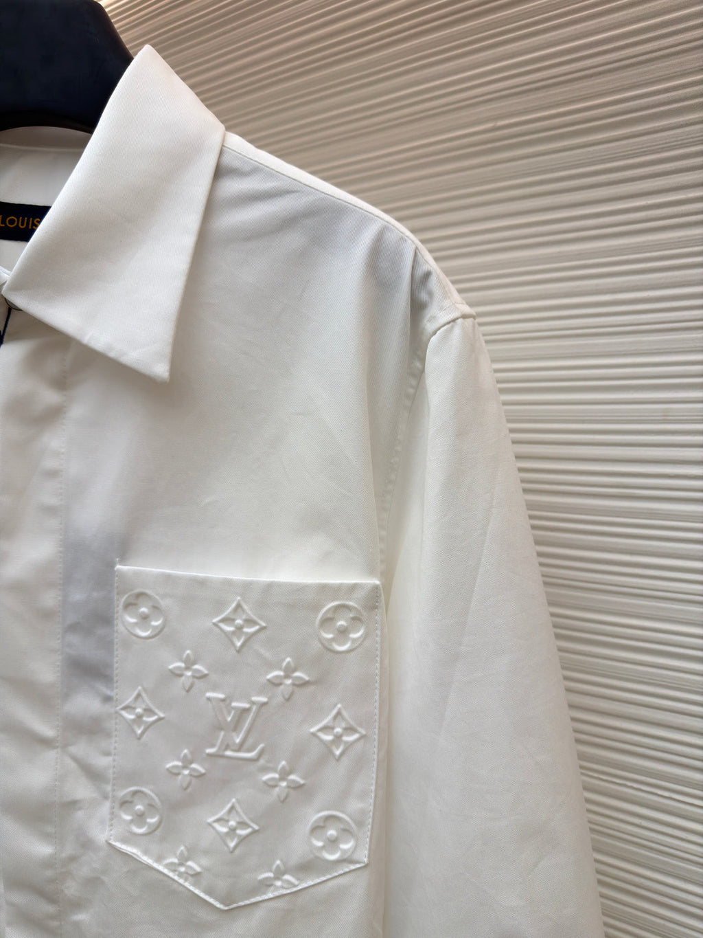 LV 26S SHIRT STYLE 242