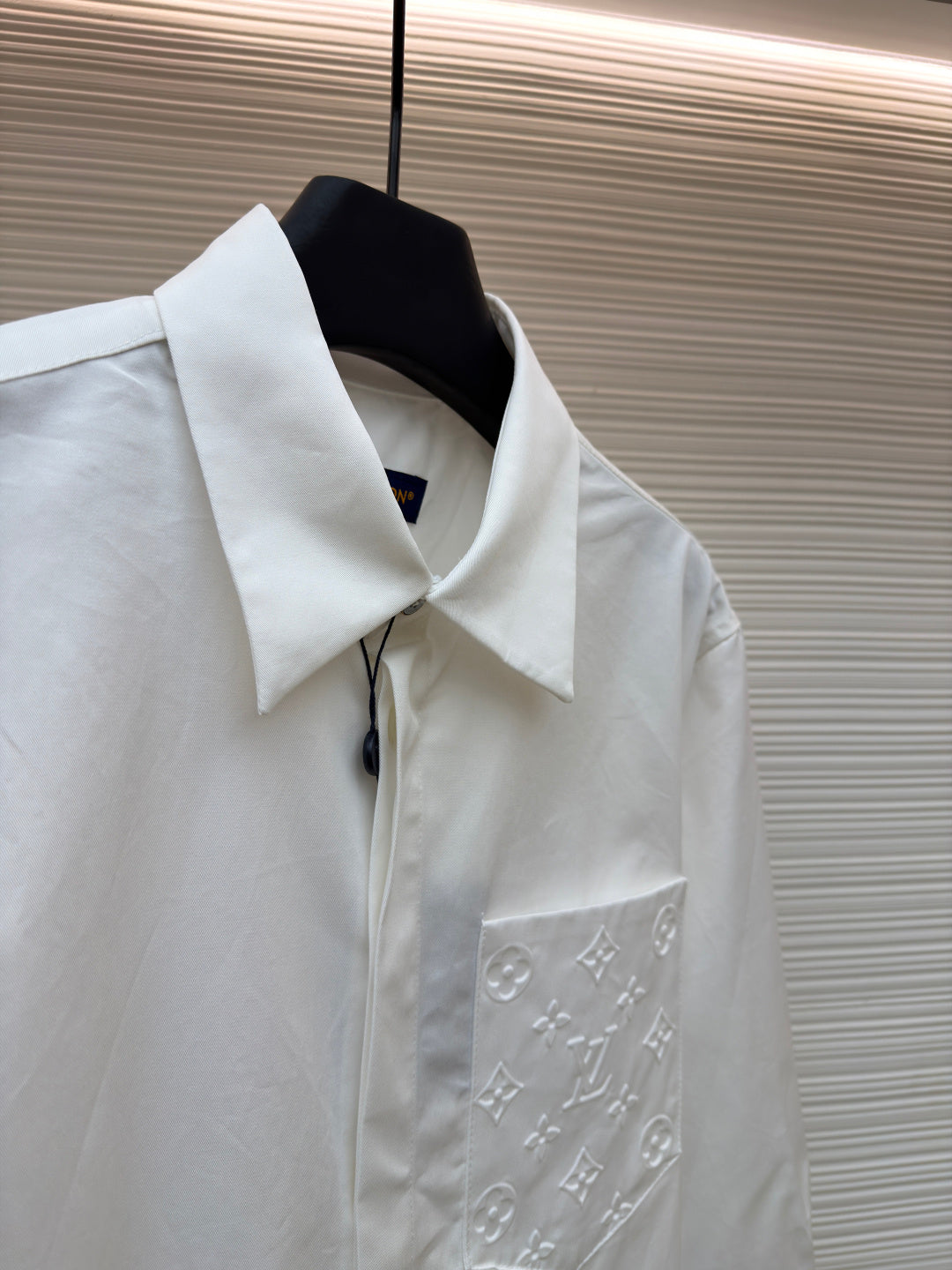 LV 26S SHIRT STYLE 242