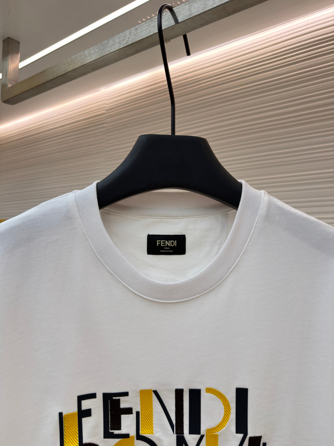 FENDI 26S SHORT SLEEVE T-SHIRT 200