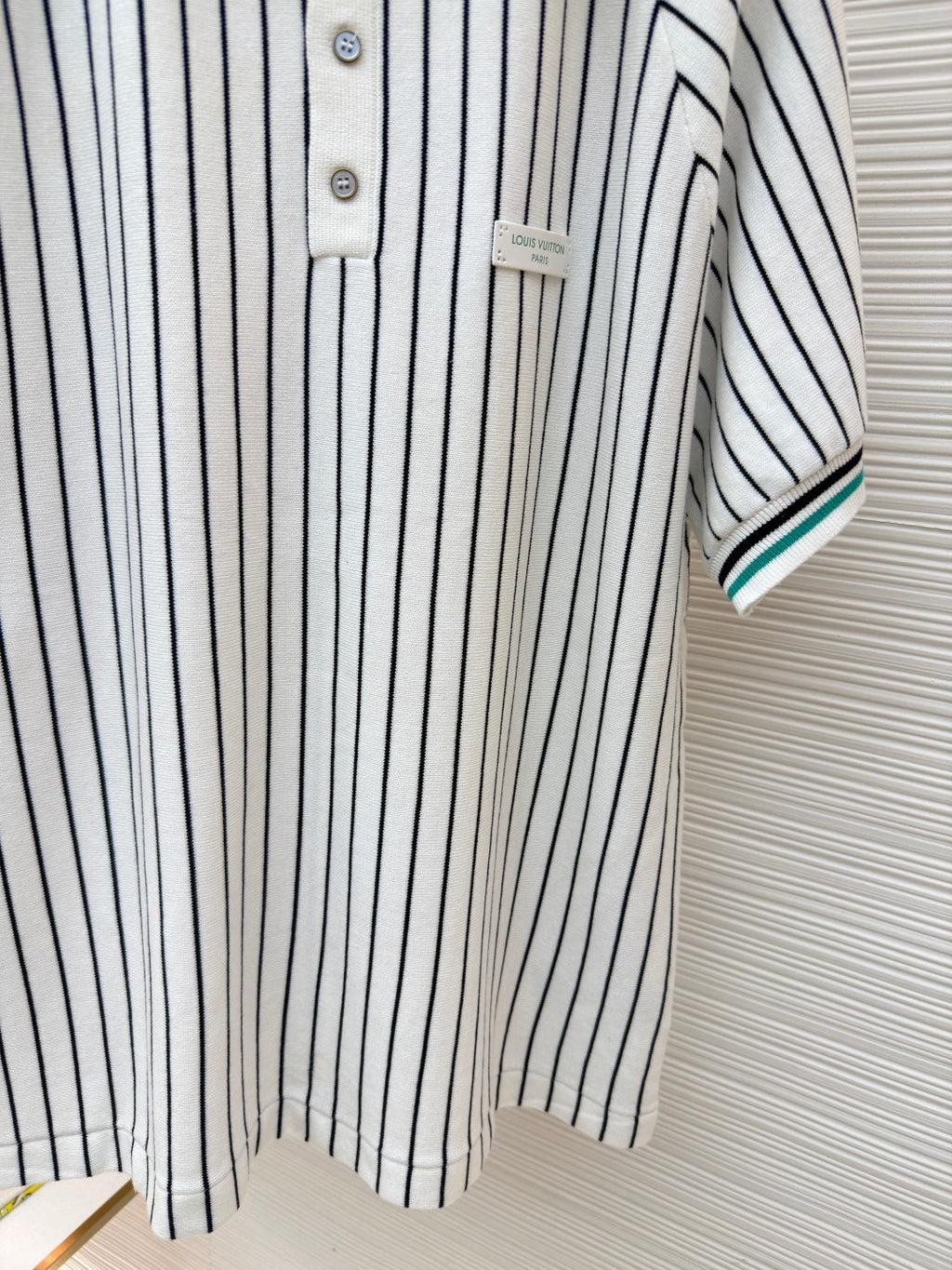 LV 26S SHORT-SLEEVED KNIT POLO SHIRT STYLE 205
