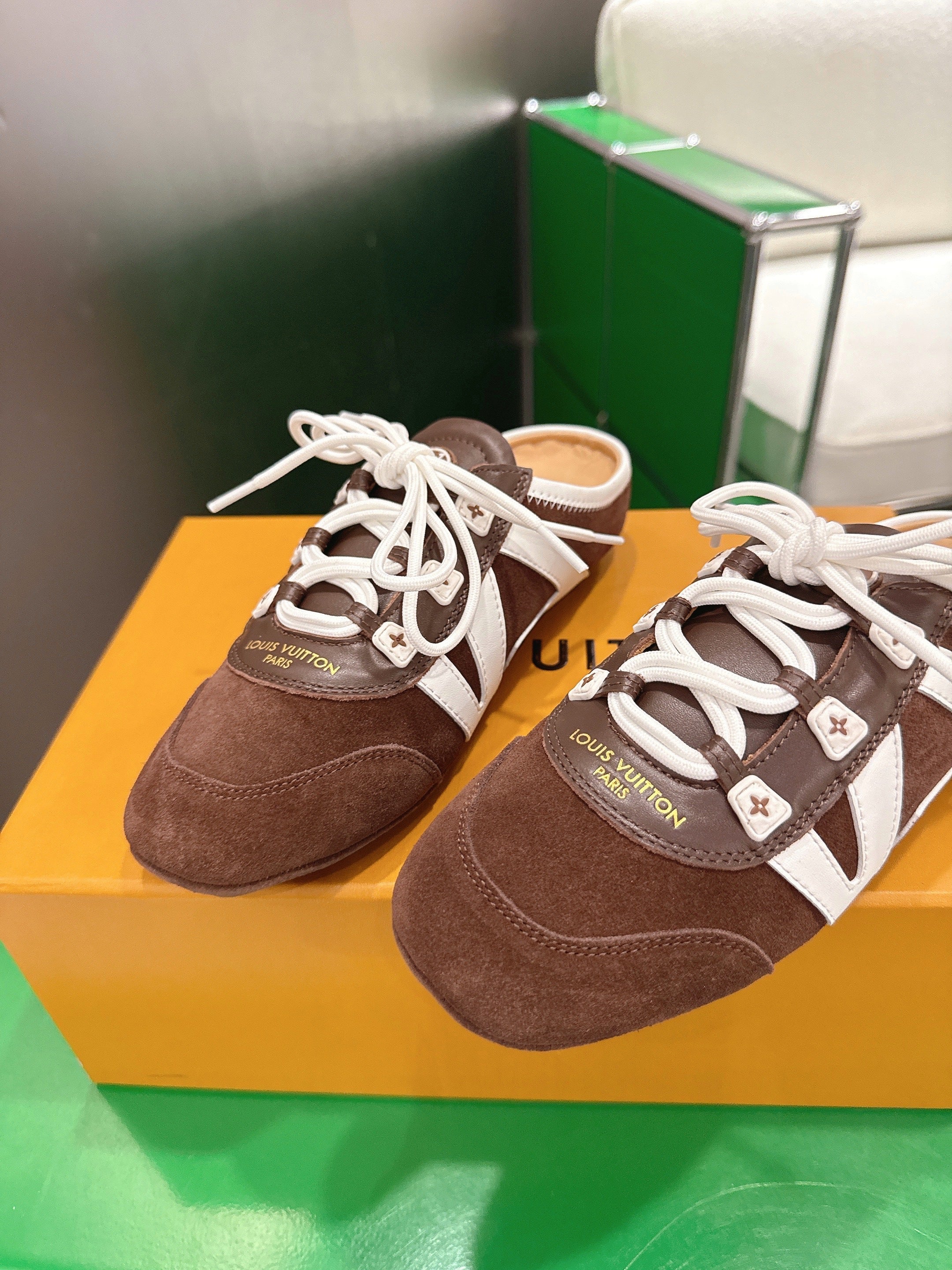 LV 26S MULE SNEAKERS IN DARK BROWN SUEDE