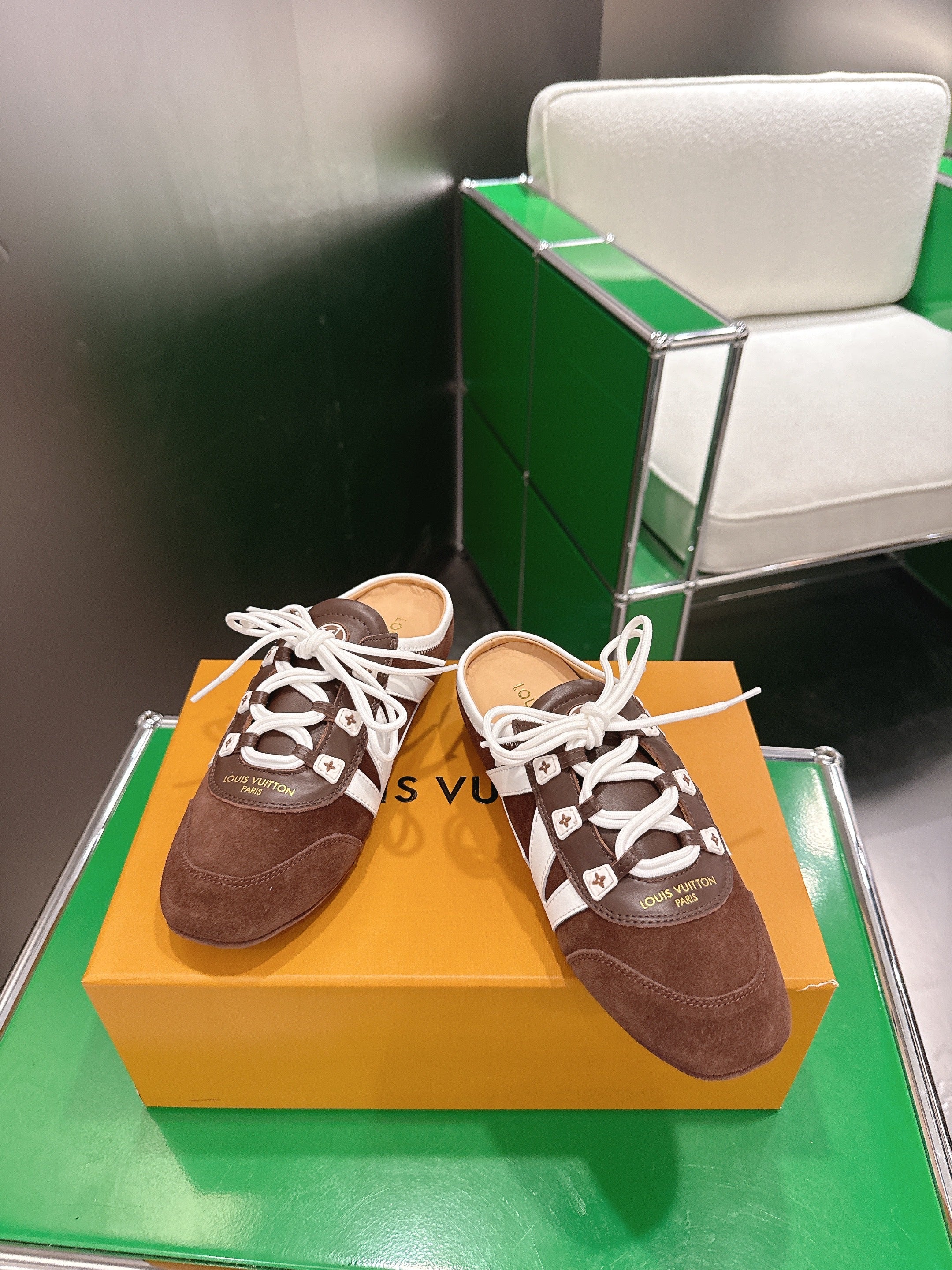 LV 26S MULE SNEAKERS IN DARK BROWN SUEDE