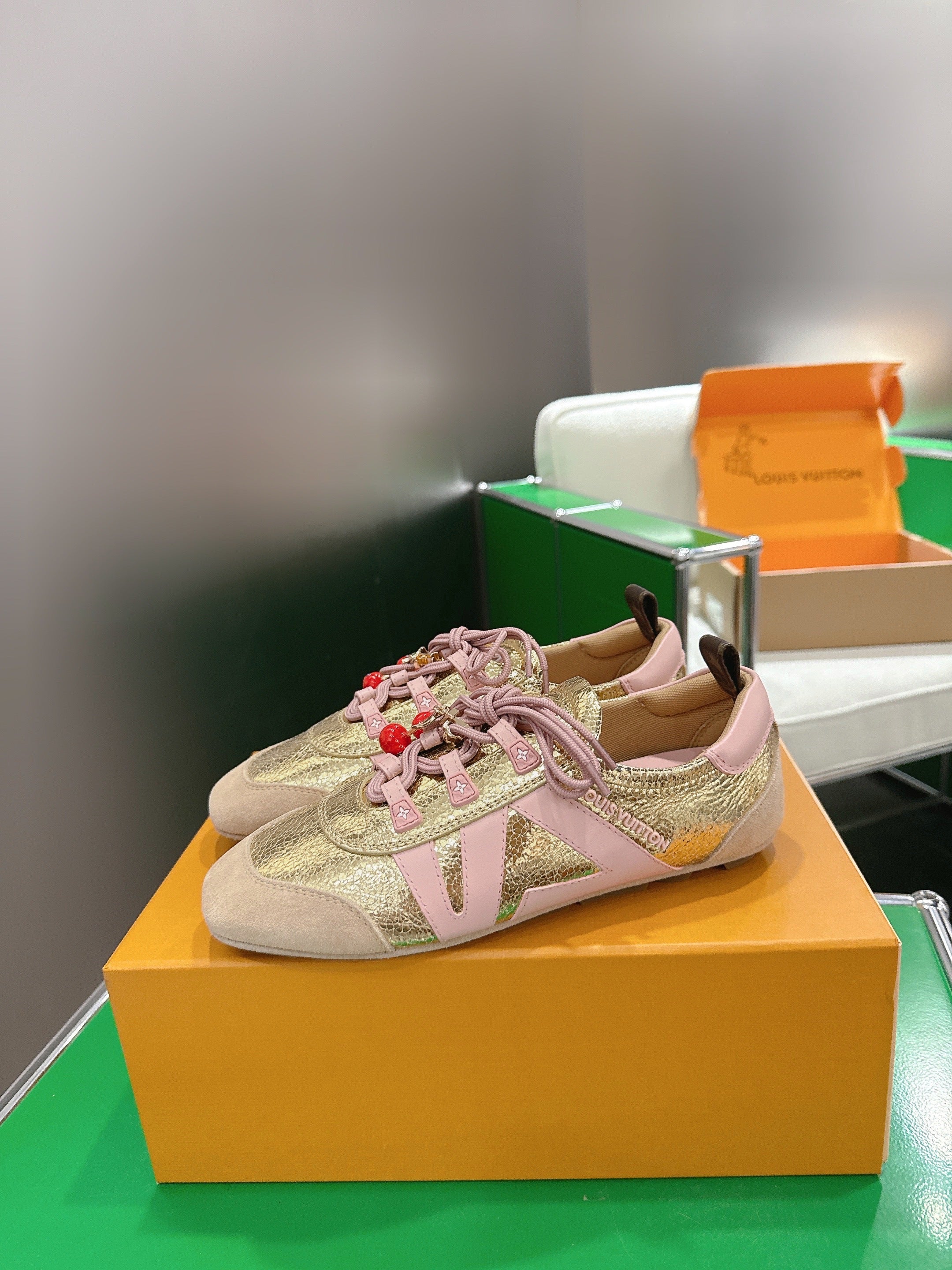 LV 26S SNEAKERS IN LIGHT PINK SUEDE AND GOLD LAMBSKIN WITH CHERRY CHARM