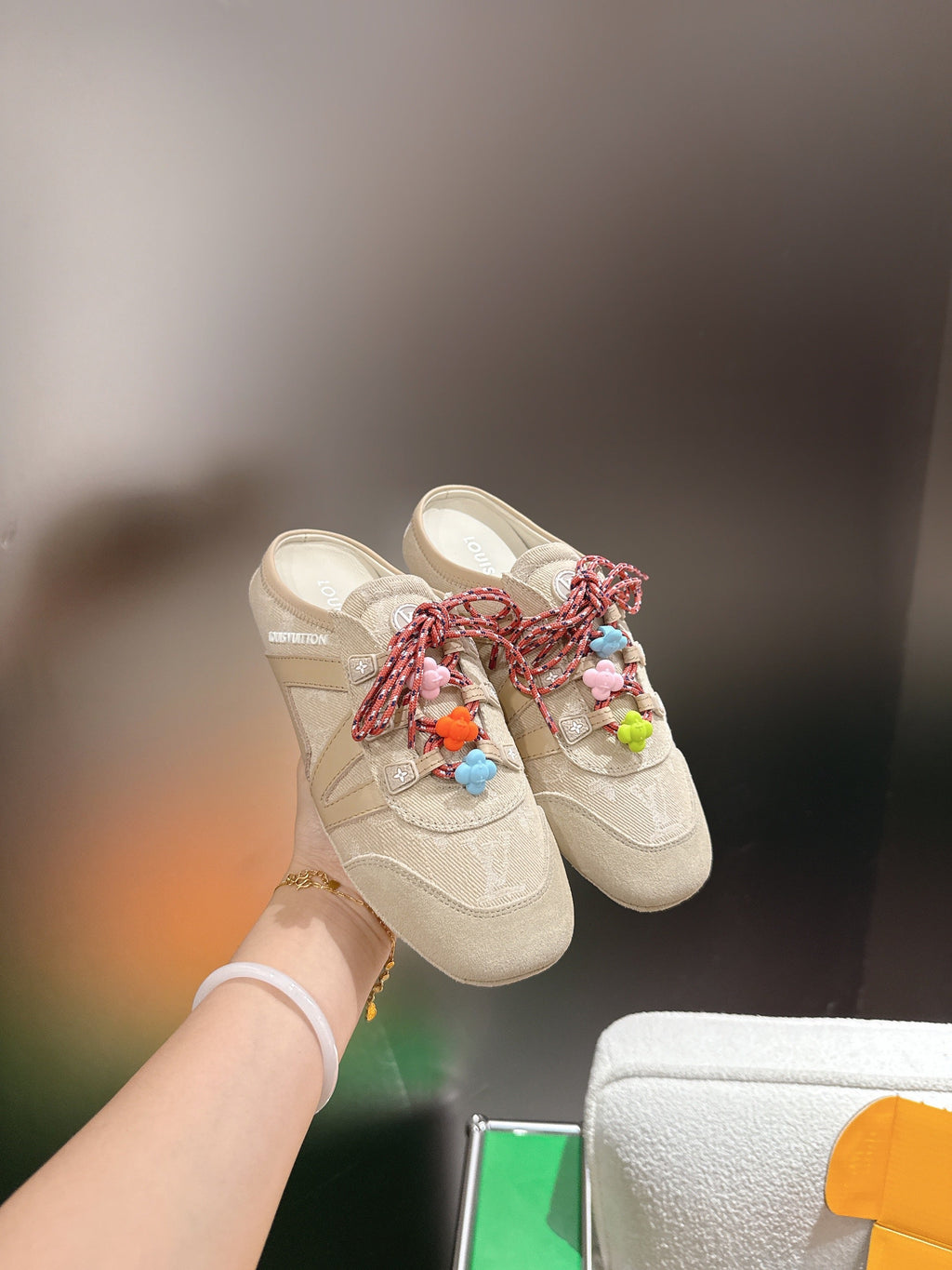 LV 26S MULE SNEAKERS IN BEIGE DENIM AND SUEDE WITH FLOWER CHARM