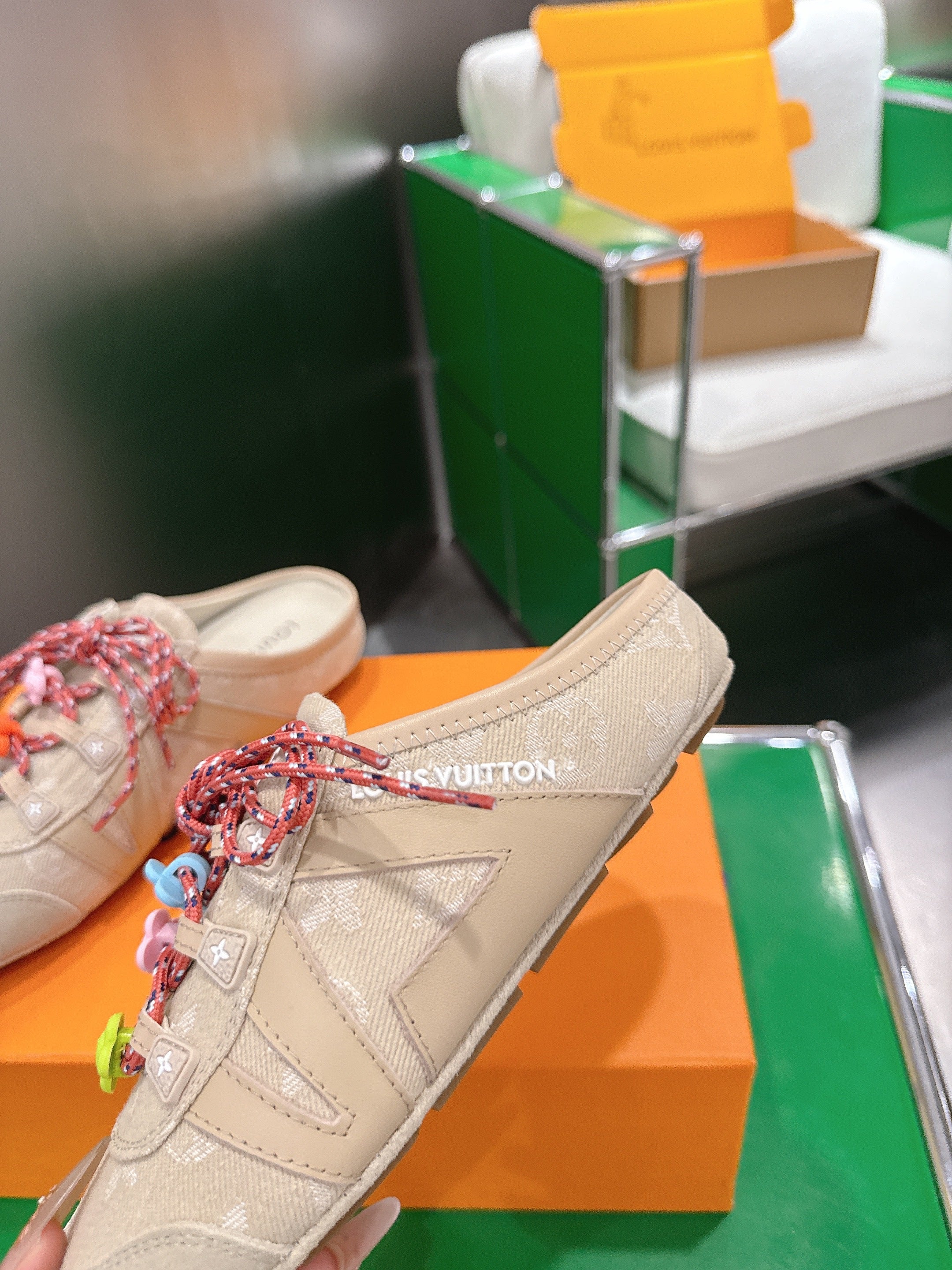 LV 26S MULE SNEAKERS IN BEIGE DENIM AND SUEDE WITH FLOWER CHARM