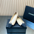 CHANEL 25S BALLET FLATS LOGO IN BEIGE CALFSKIN AND BLACK CANVAS GOLD HARDWARE