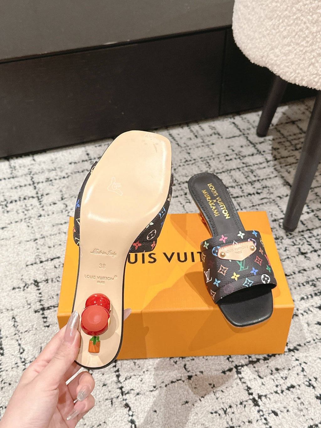 LV CHERRY HIGH HEELS 25S 55 MM IN BLACK CALFSKIN STYLE 14