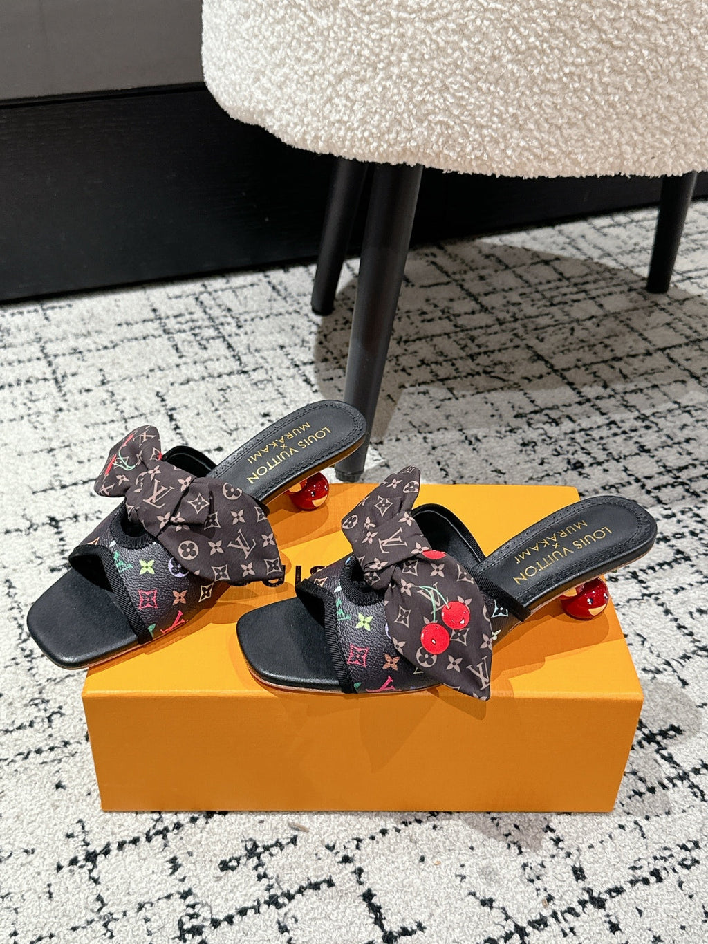 LV CHERRY HIGH HEELS 25S IN BLACK CALFSKIN WITH BOW STYLE 12