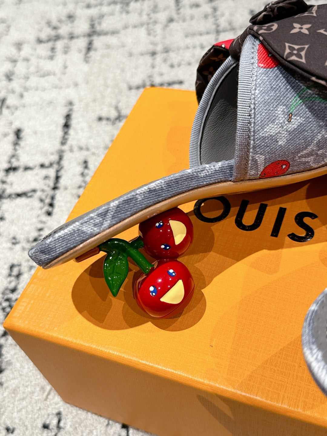 LV CHERRY HIGH HEELS 25S IN GREY DENIM WITH BOW STYLE 1