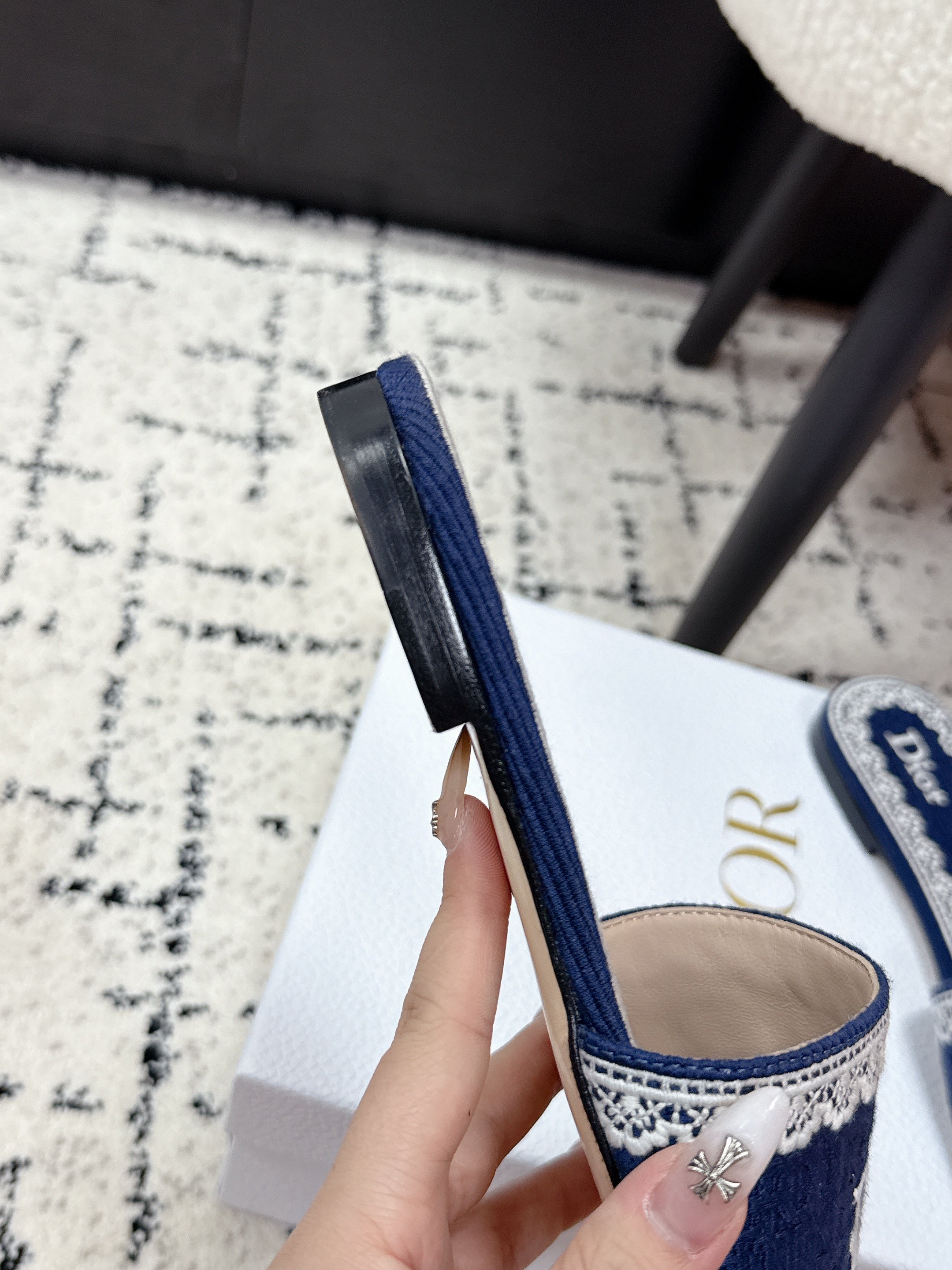 DIOR 26S SLIDES IN NAVY BLUE EMBOSSED OBLIQUE LACE EMBROIDERY