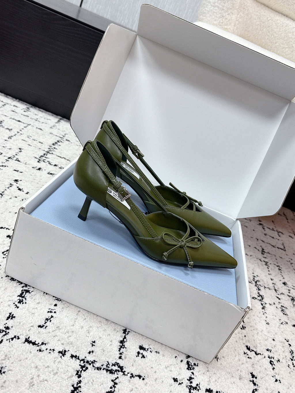 PRADA 26S POINTED-TOE HIGH HEELS 55MM IN DARK OLIVE GREEN CALFSKIN WITH BOW