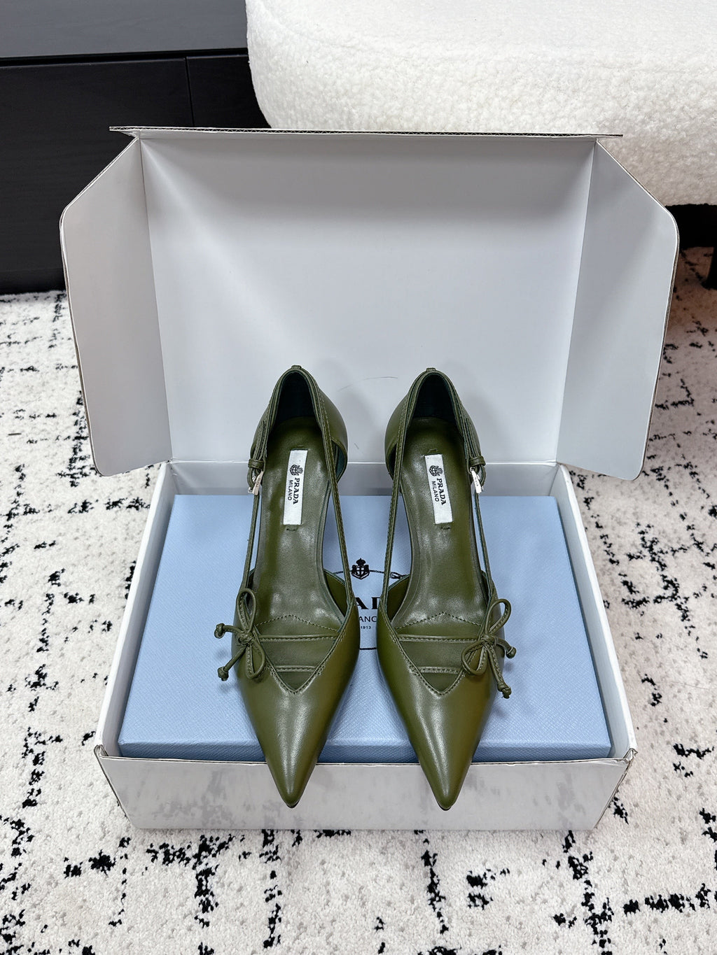 PRADA 26S POINTED-TOE HIGH HEELS 75MM IN DARK OLIVE GREEN CALFSKIN WITH BOW