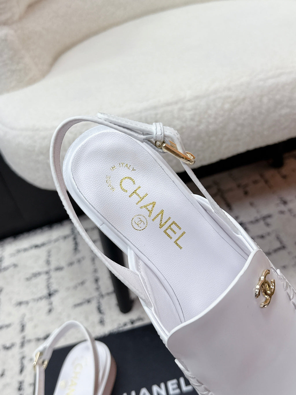 CHANEL 26S SLINGBACK LOAFERS IN WHITE PATENT CALFSKIN WITH CC LOGO