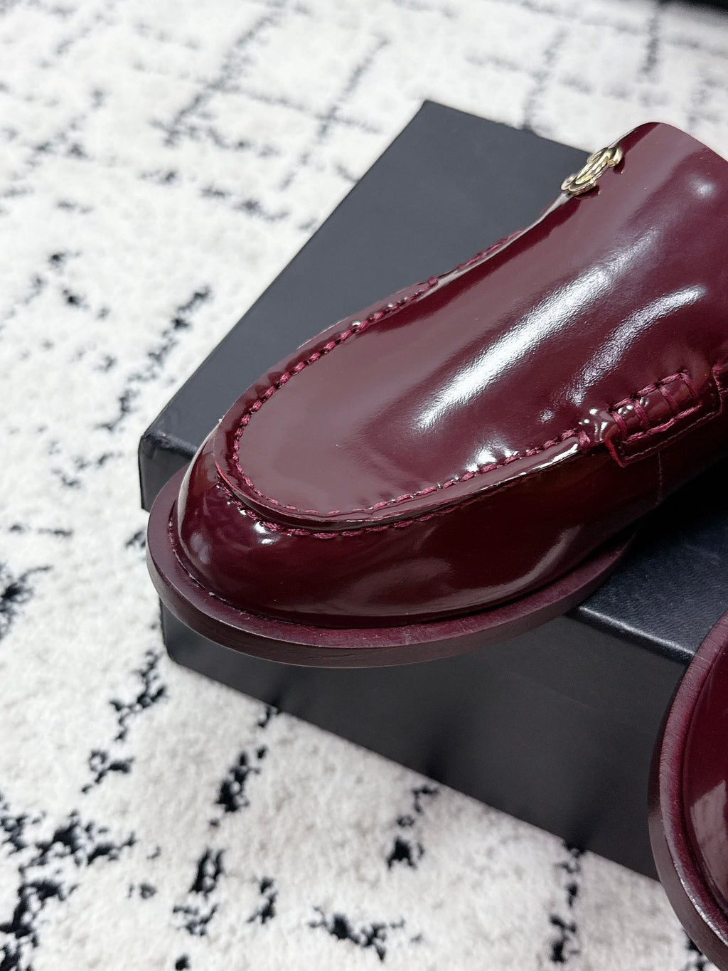 CHANEL 26S LOAFERS IN BURGUNDY RED PATENT CALFSKIN WITH CC LOGO