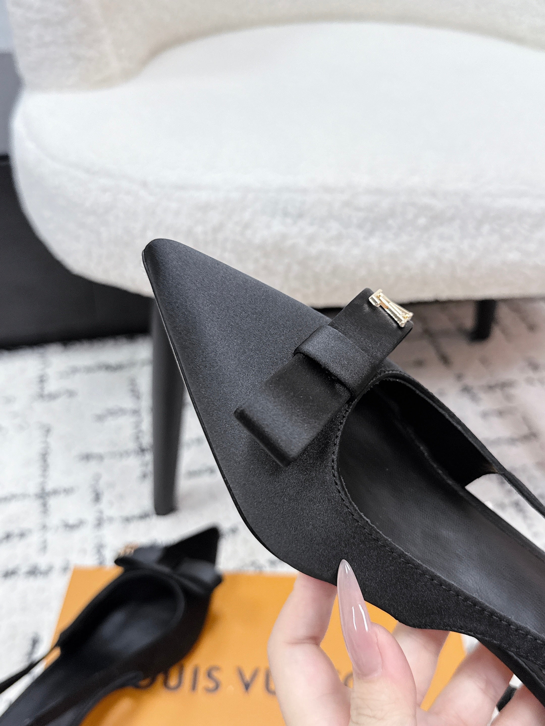 LV 26S SLINGBACK PUMPS 50MM IN BLACK SATIN WITH BOW