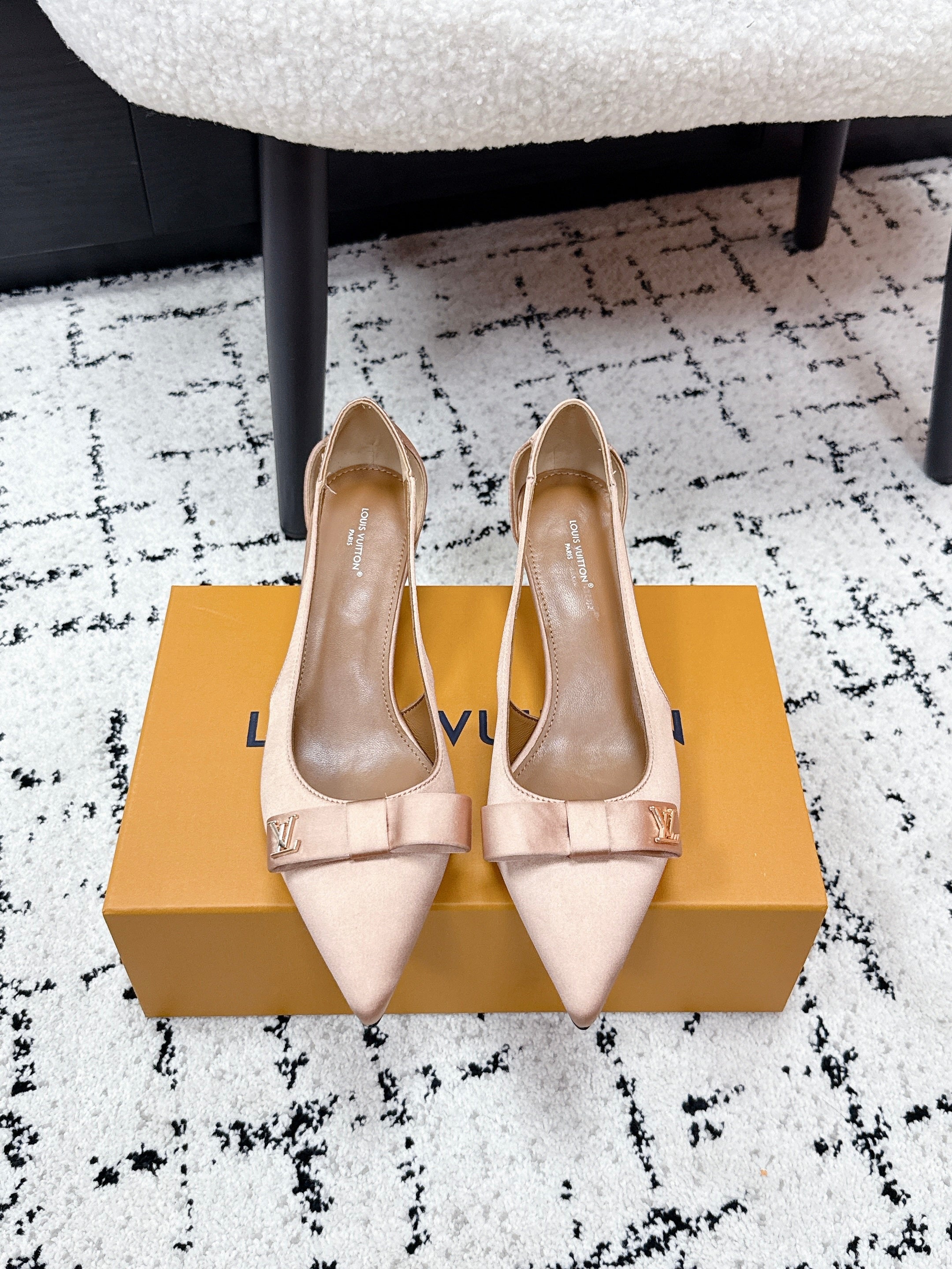 LV 26S SLINGBACK PUMPS 50MM IN DARK BEIGE SATIN WITH BOW