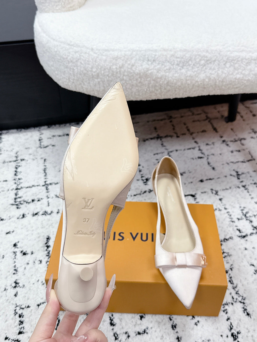LV 26S SLINGBACK PUMPS 50MM IN NUDE PINK SATIN WITH BOW