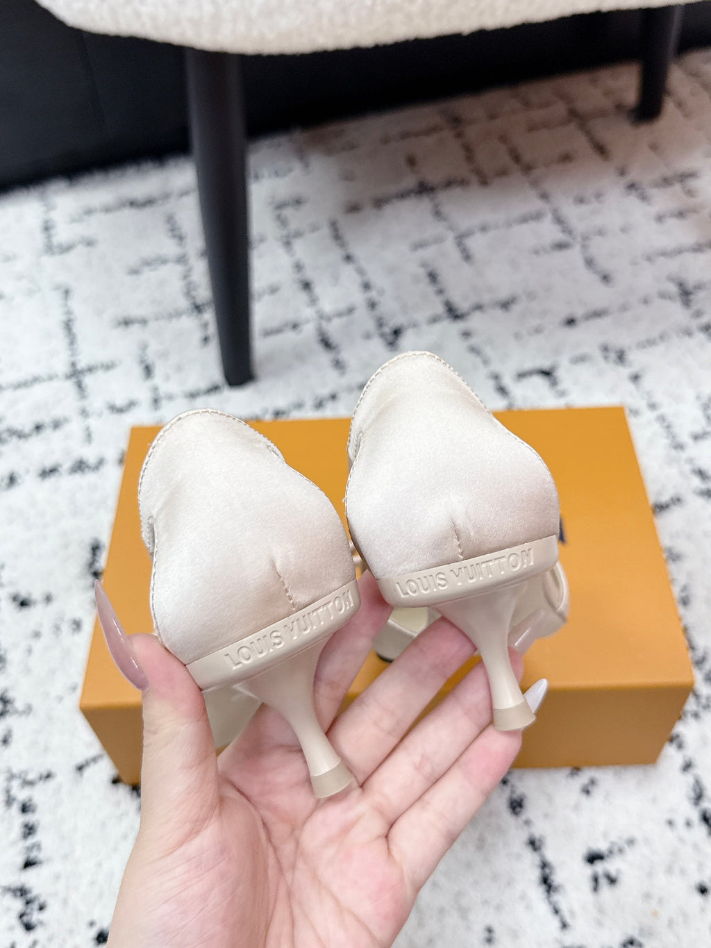 LV 26S SLINGBACK PUMPS 50MM IN NUDE PINK SATIN WITH BOW