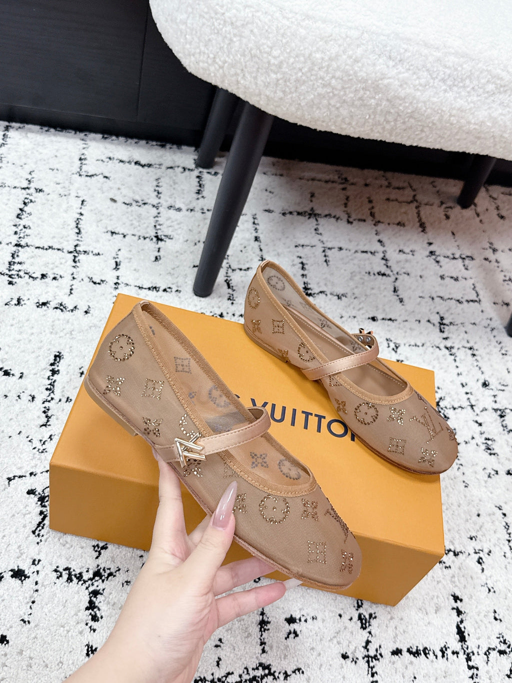 LV 26S MARY JANE FLATS IN LIGHT BROWN EMBROIDERED FABRIC MESH