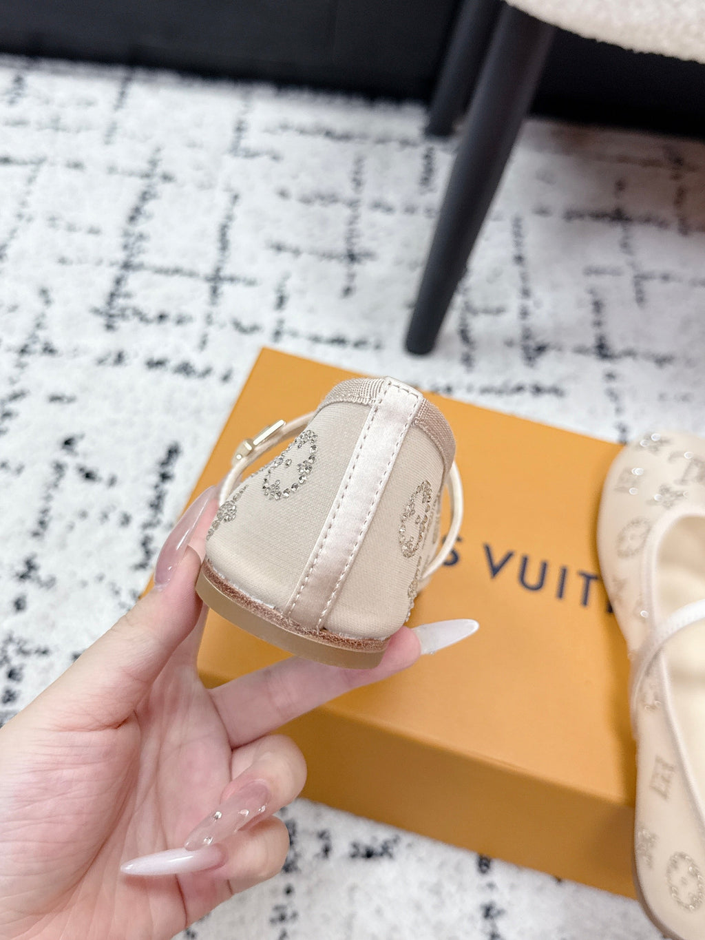 LV 26S MARY JANE FLATS IN BEIGE EMBROIDERED FABRIC MESH