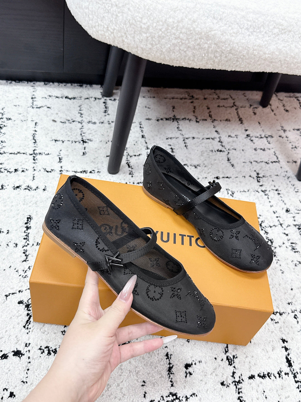 LV 26S MARY JANE FLATS IN BLACK EMBROIDERED FABRIC MESH