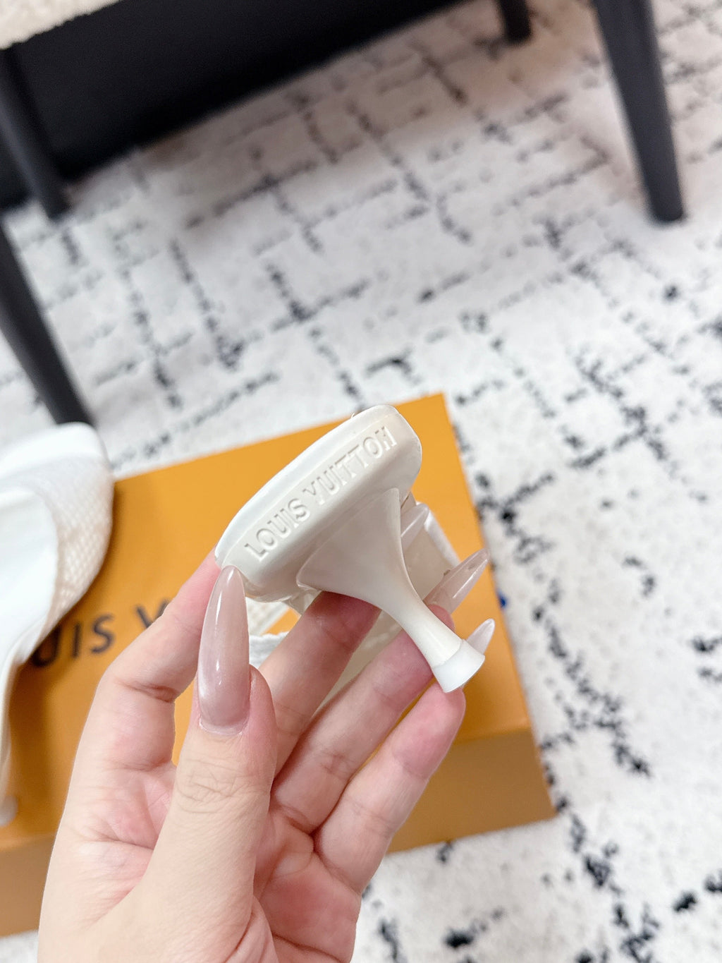 LV 26S 6 AM MULE 55MM IN WHITE EMBROIDERED FABRIC