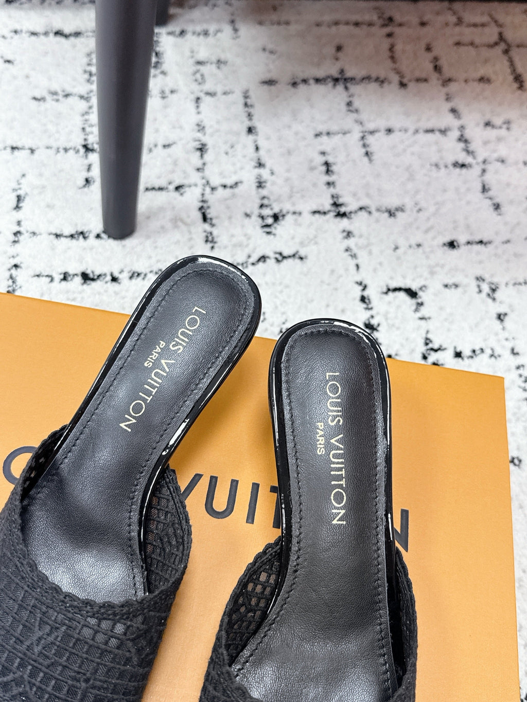 LV 26S 6 AM MULE 55MM IN BLACK EMBROIDERED FABRIC