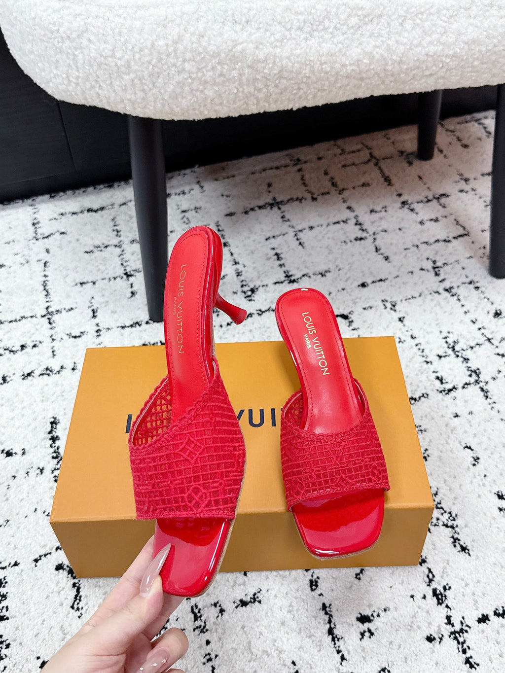LV 26S 6 AM MULE 55MM IN RED EMBROIDERED FABRIC