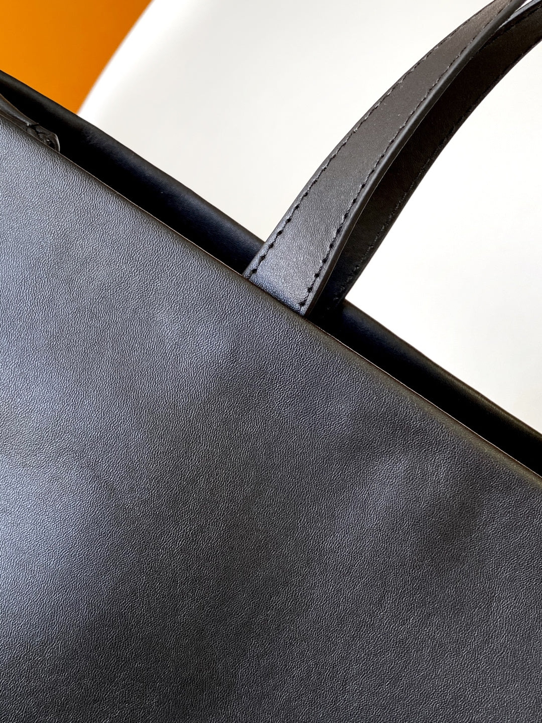 LV 26S SHOPPER TOTE 40 IN BLACK CALFSKIN