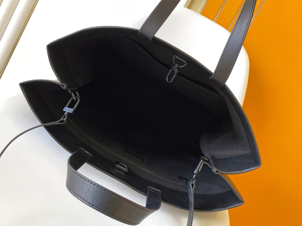LV 26S SHOPPER TOTE 40 IN BLACK CALFSKIN