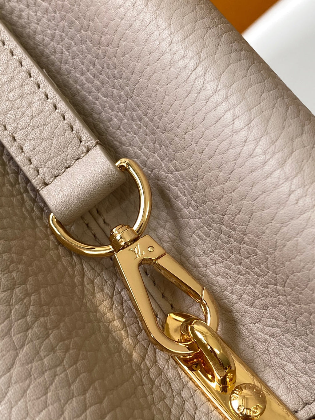 LV 26S CAPUCINES BAG 31 IN GRAYISH BEIGE TAURILLON CALFSKIN