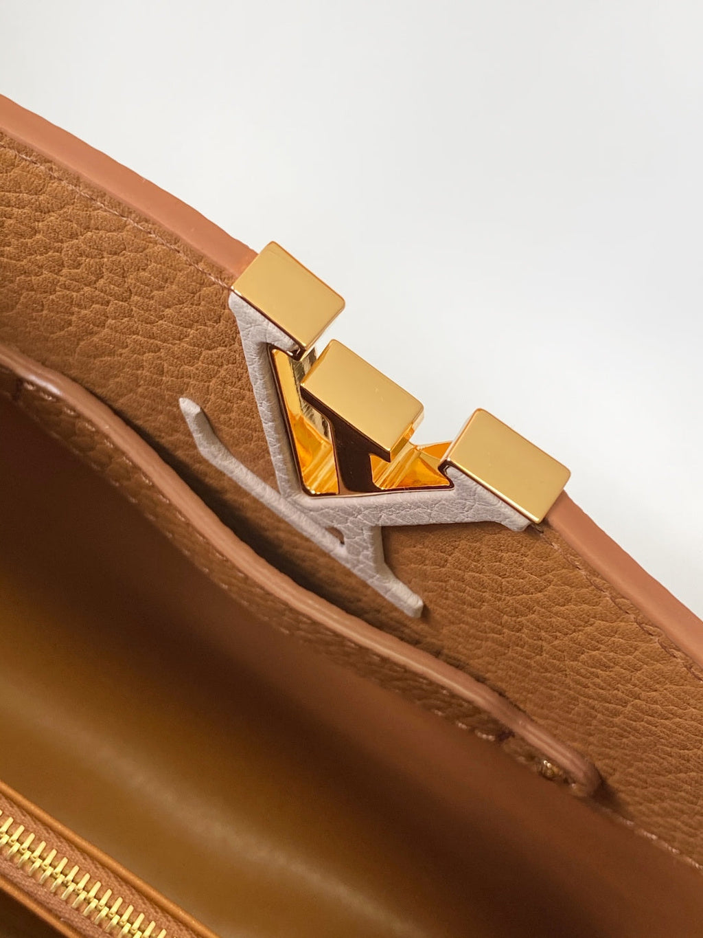 LV 26S CAPUCINES BAG 27 IN BROWN TAURILLON CALFSKIN