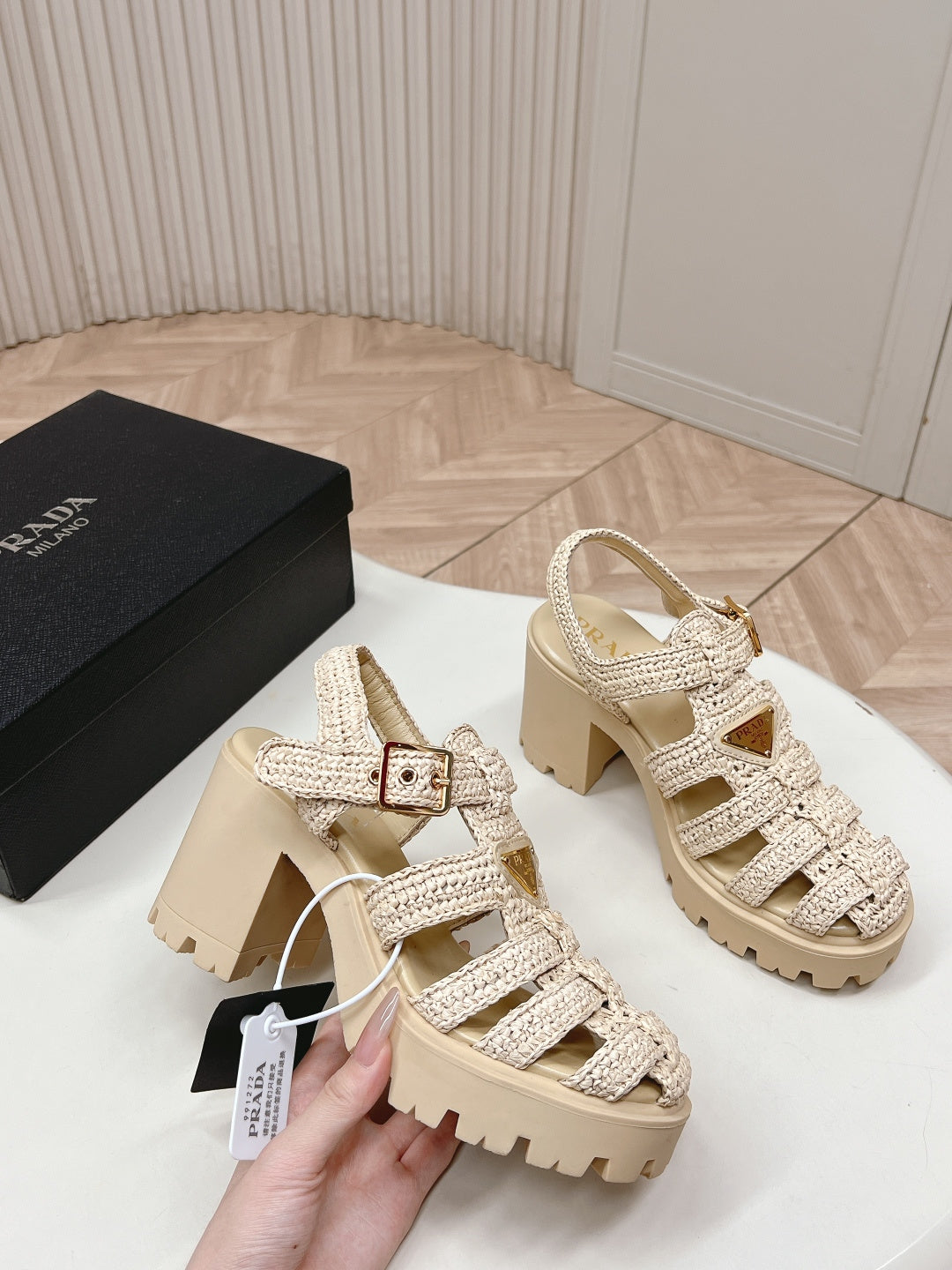 PRADA 26S HEELED FISHERMAN SANDALS IN BEIGE RAFFIA AND CALFSKIN