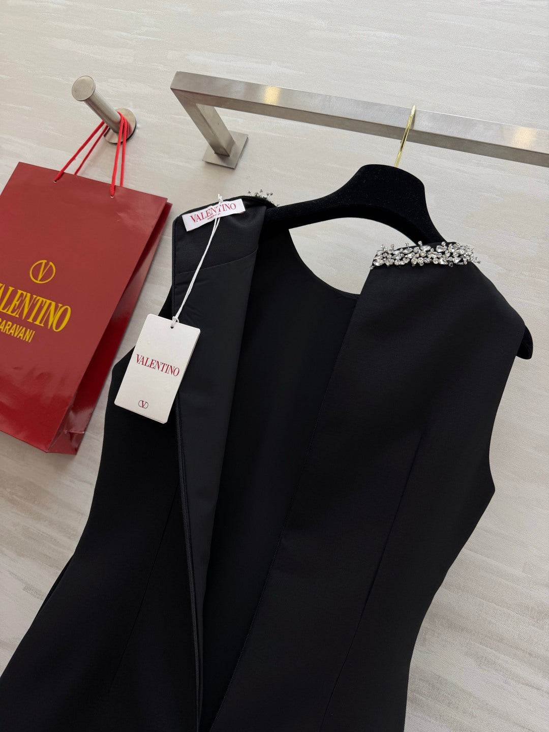 VALENTINO 26S SLEEVELESS DRESS 124