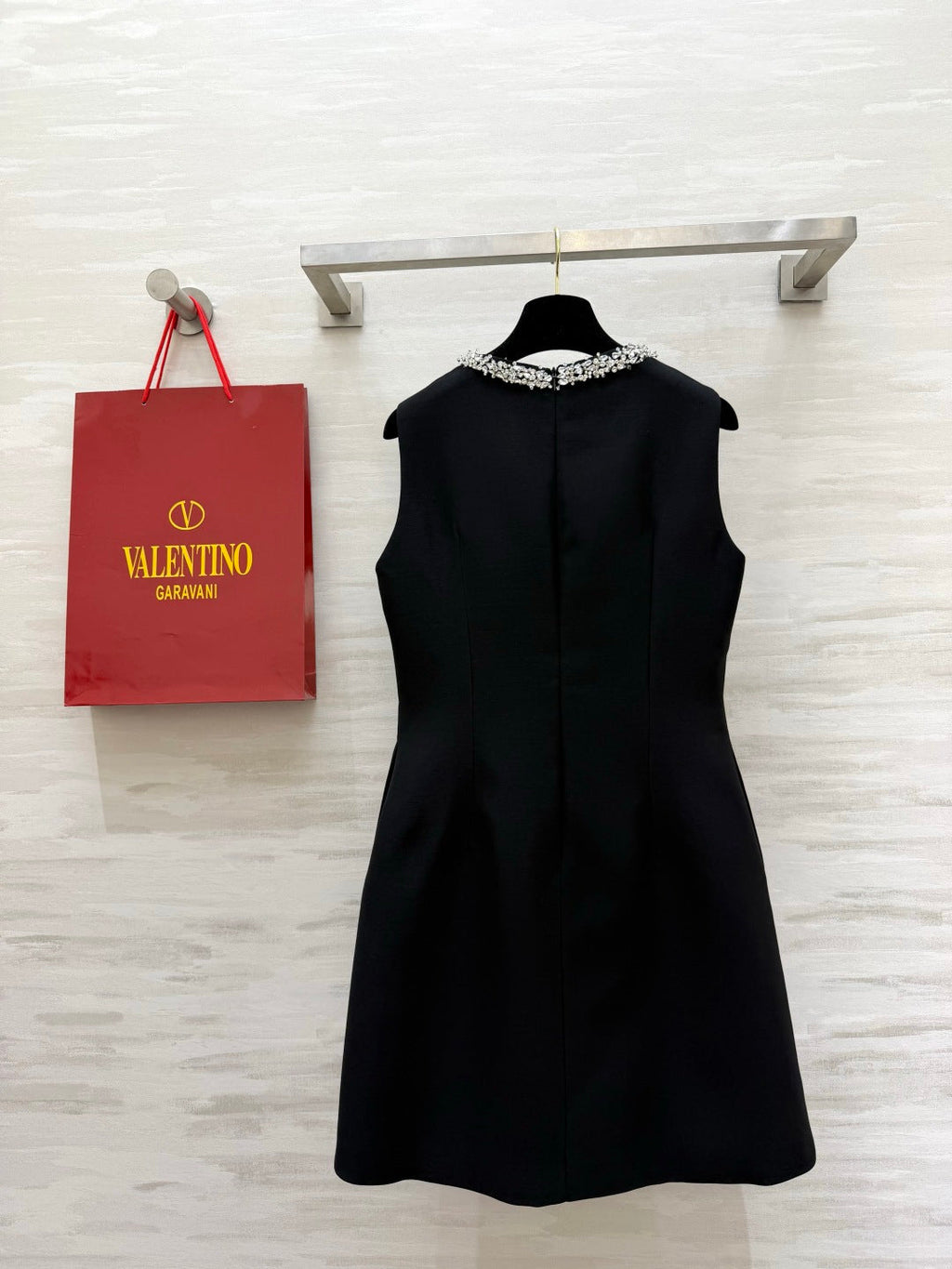 VALENTINO 26S SLEEVELESS DRESS 124