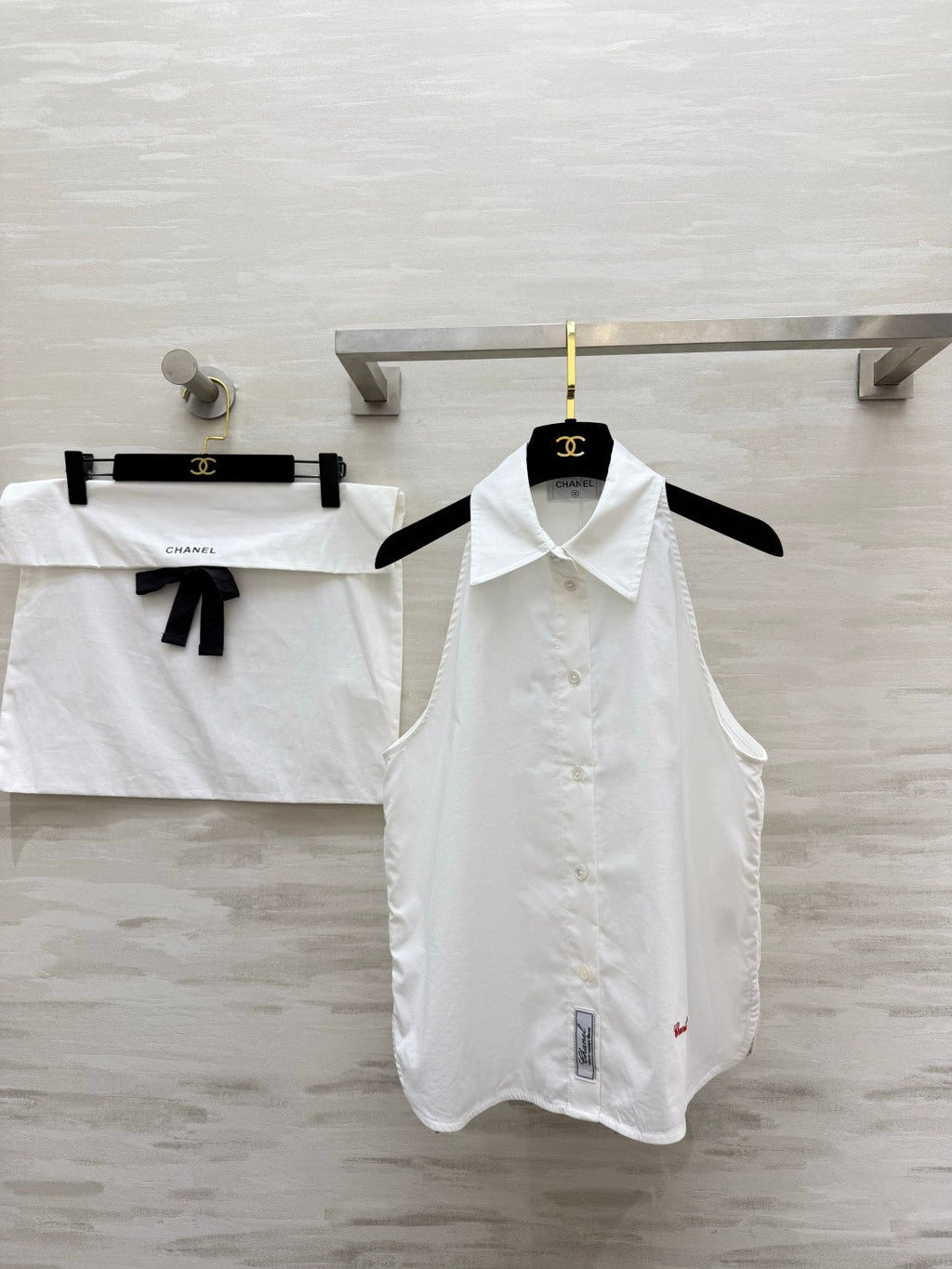 CHANEL 26S SLEEVELESS SHIRT COLLAR TOP STYLE 1197