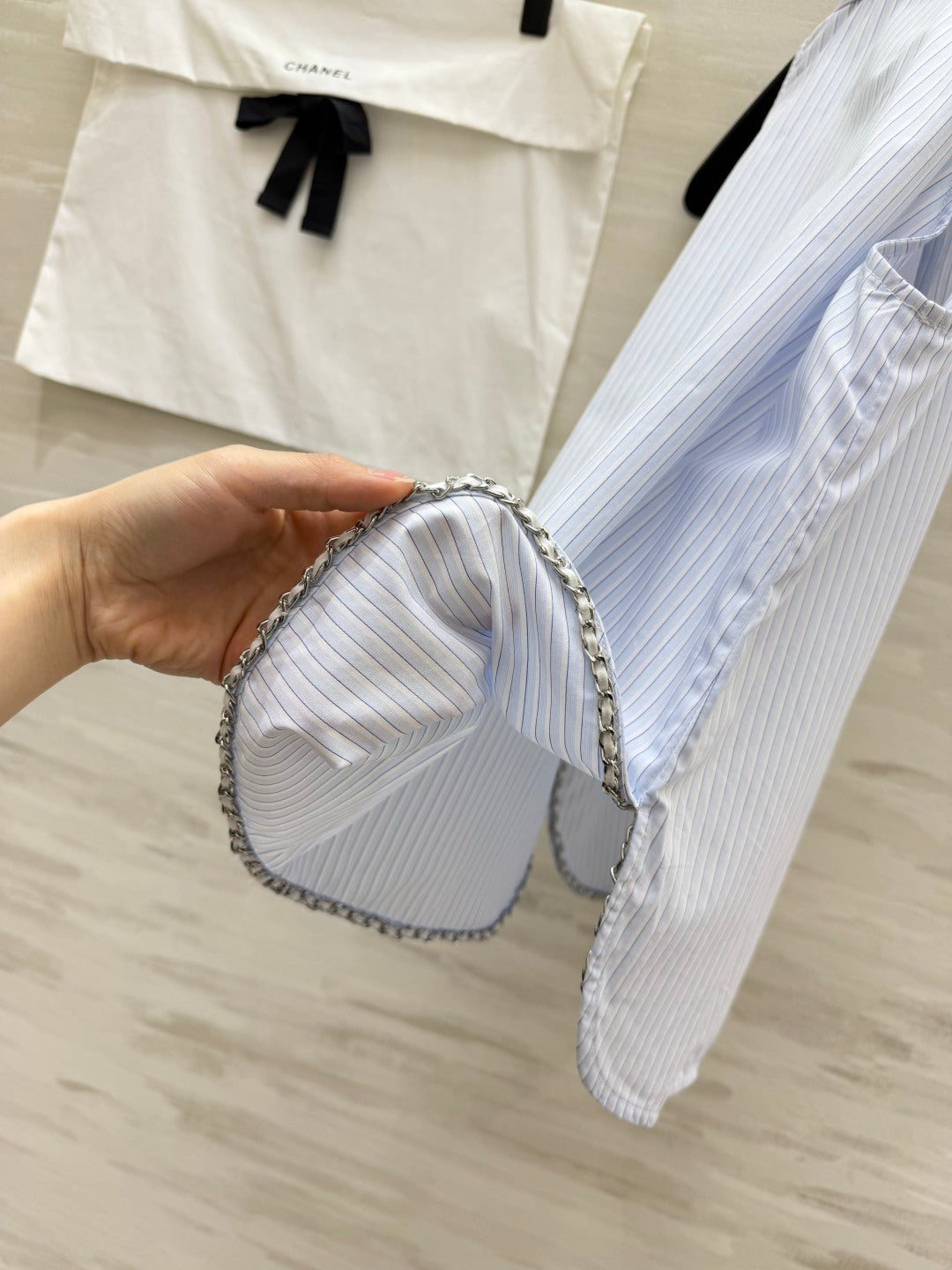 CHANEL 26S SLEEVELESS SHIRT COLLAR TOP STYLE 1196