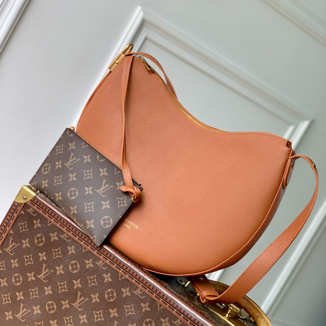 LOW KEY COOKIE MM 32 IN COGNAC BROWN CALFSKIN GOLD HARDWARE