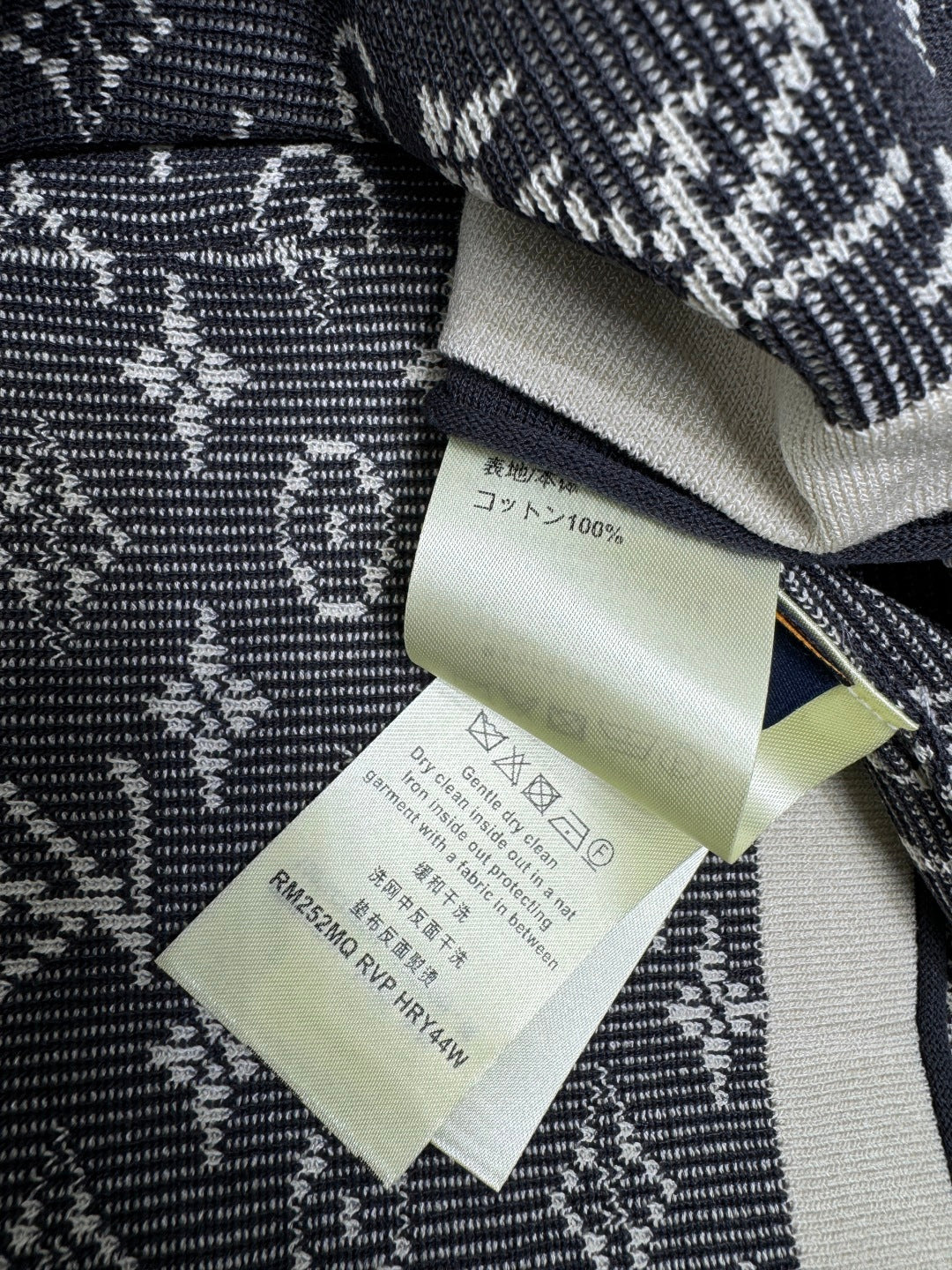 LV ROUND-NECK KNITTED SLEEVELESS VEST 274936