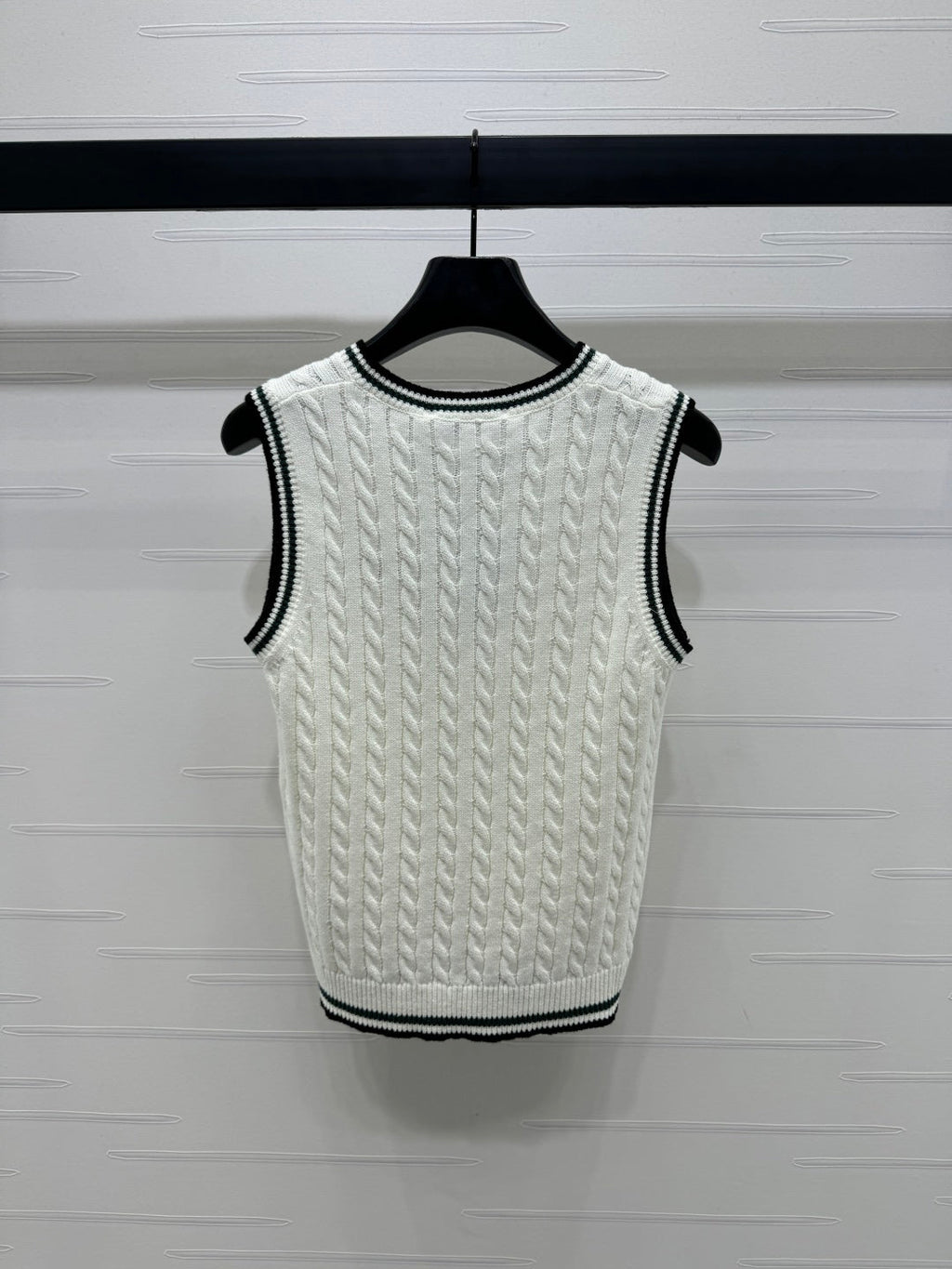 DIOR KNITTED V-NECK SLEEVELESS VEST WHITE 274923