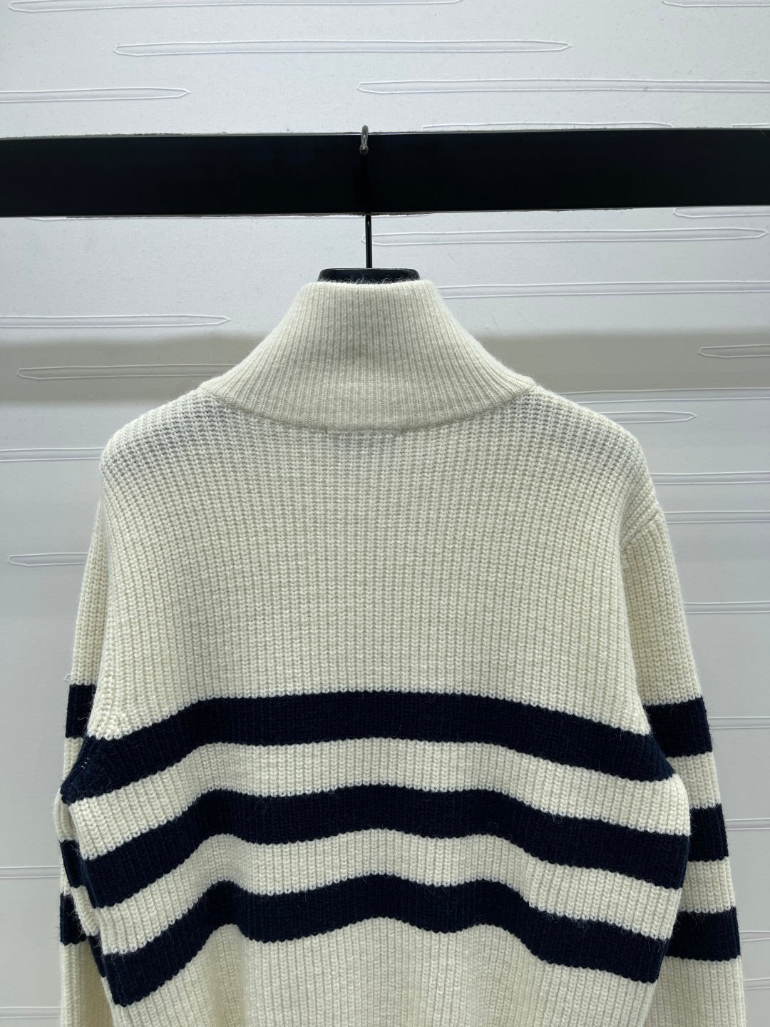 MIUMIU CARDIGAN STYLE 526
