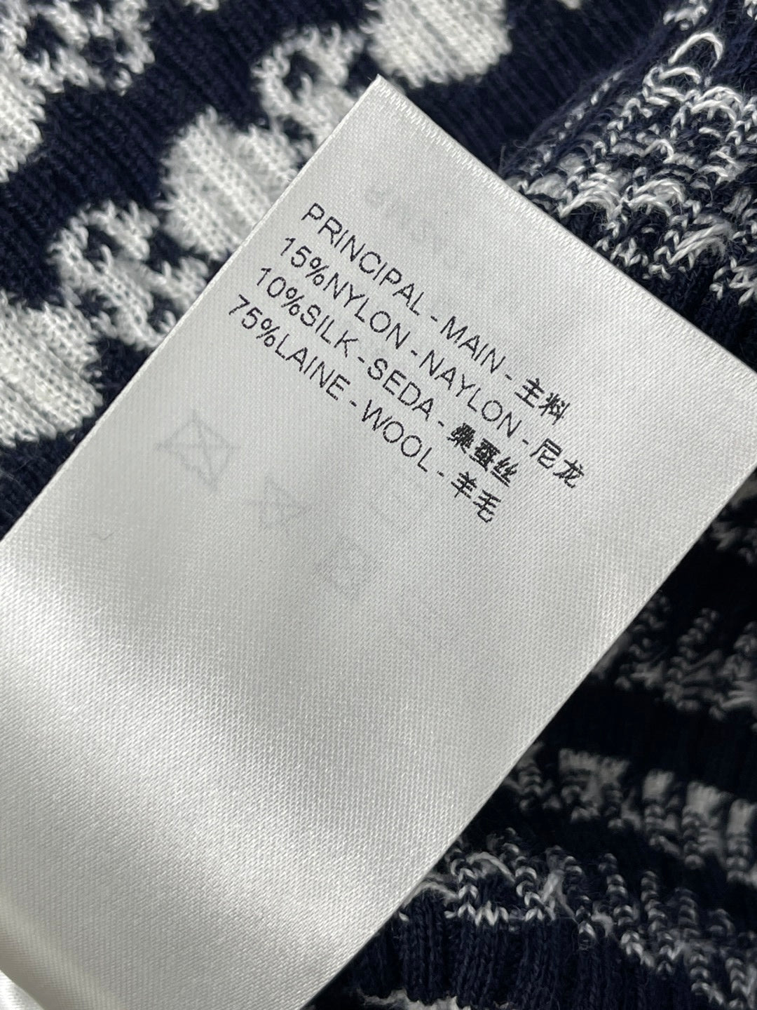 LV 25S SWEATER 0020