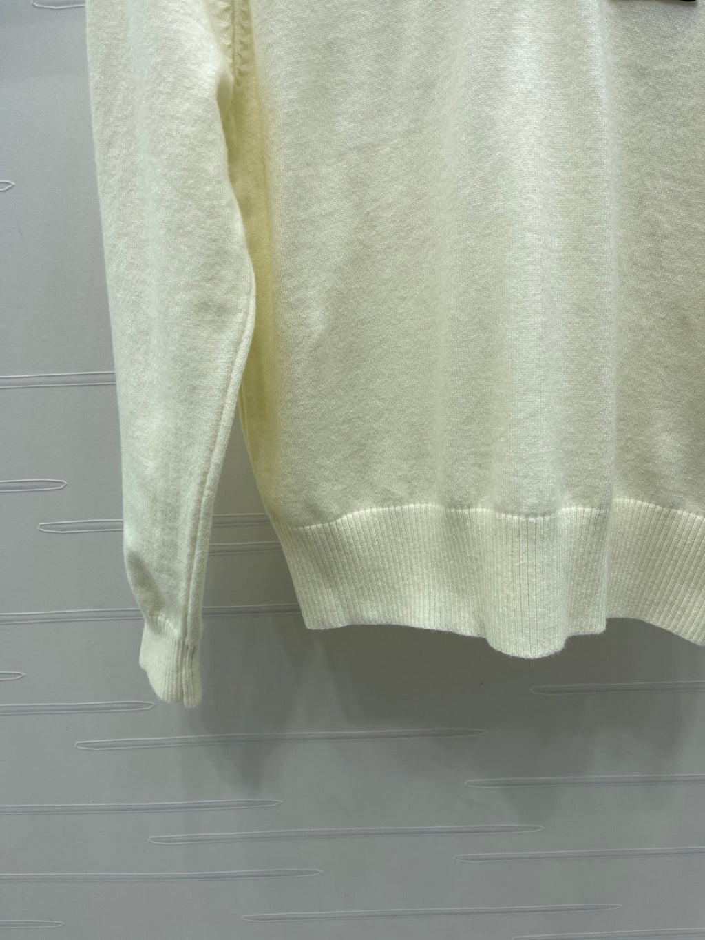MIUMIU LACE-COLLAR SWEATER STYLE 815