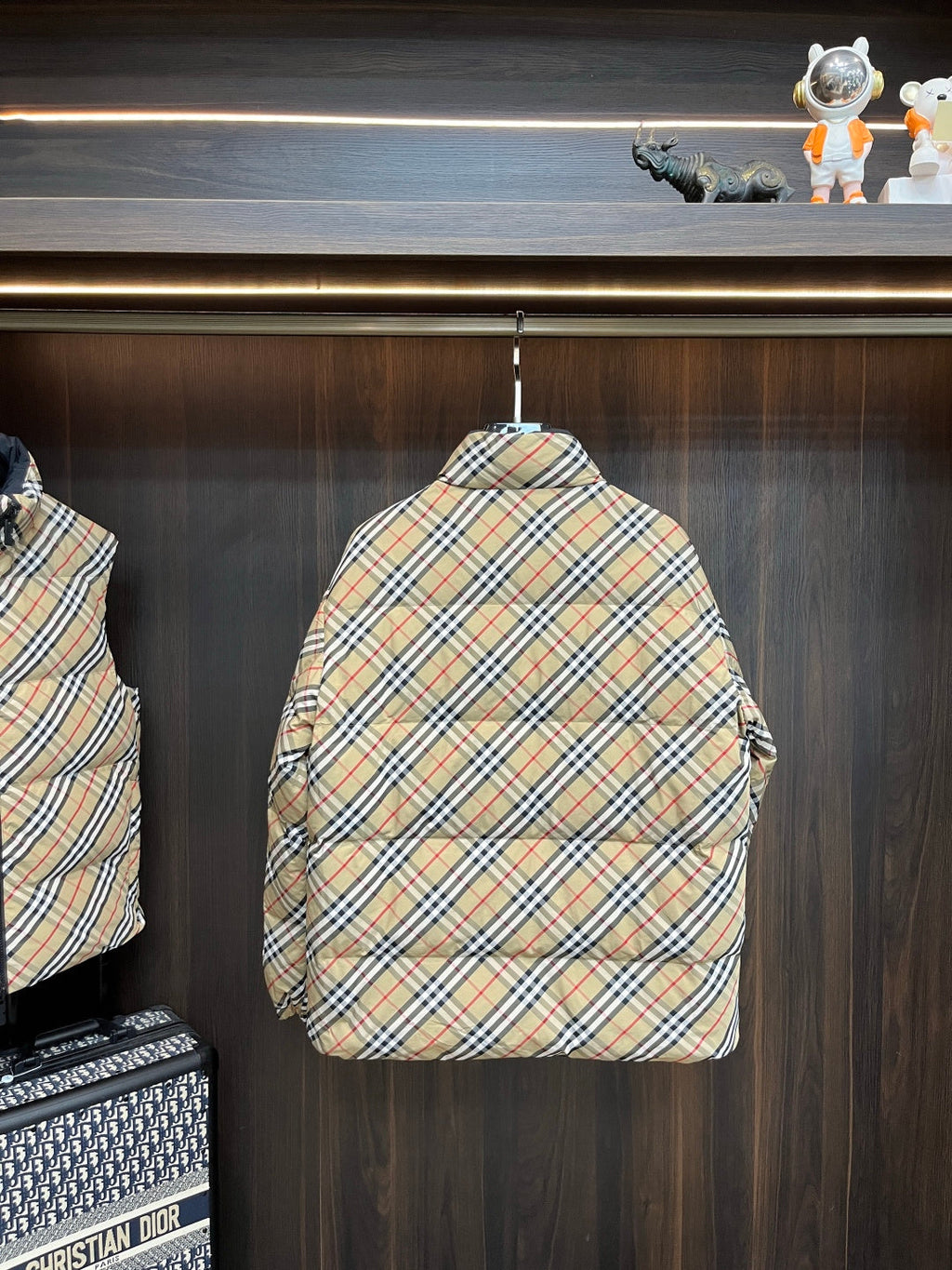 BURBERRY 25S REVERSIBLE DOWN JACKET 256