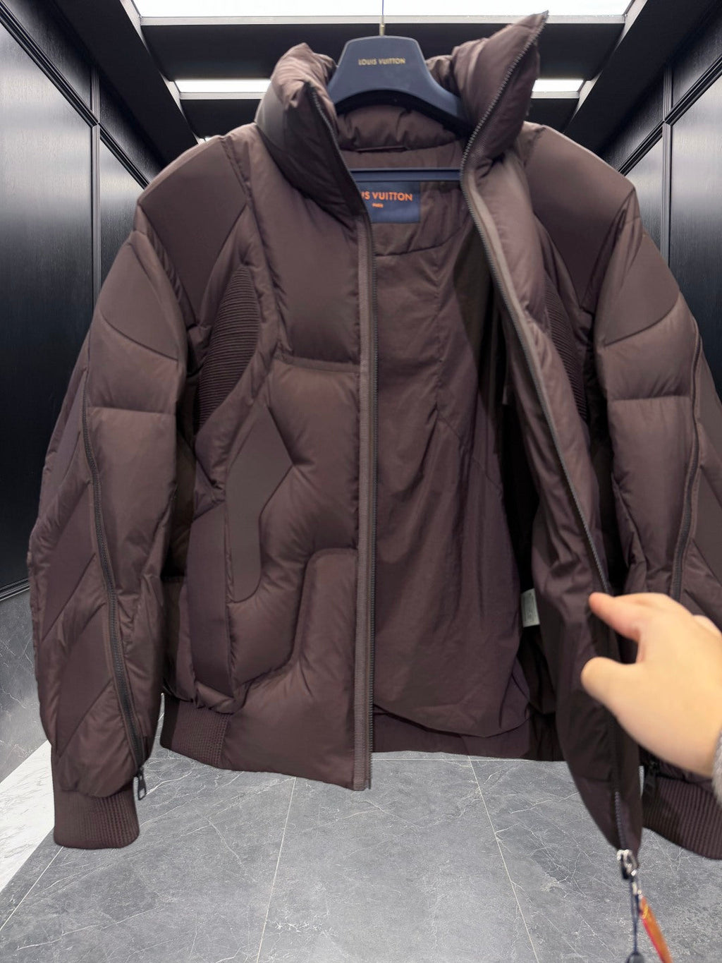 LV 25S DOWN JACKET 574443